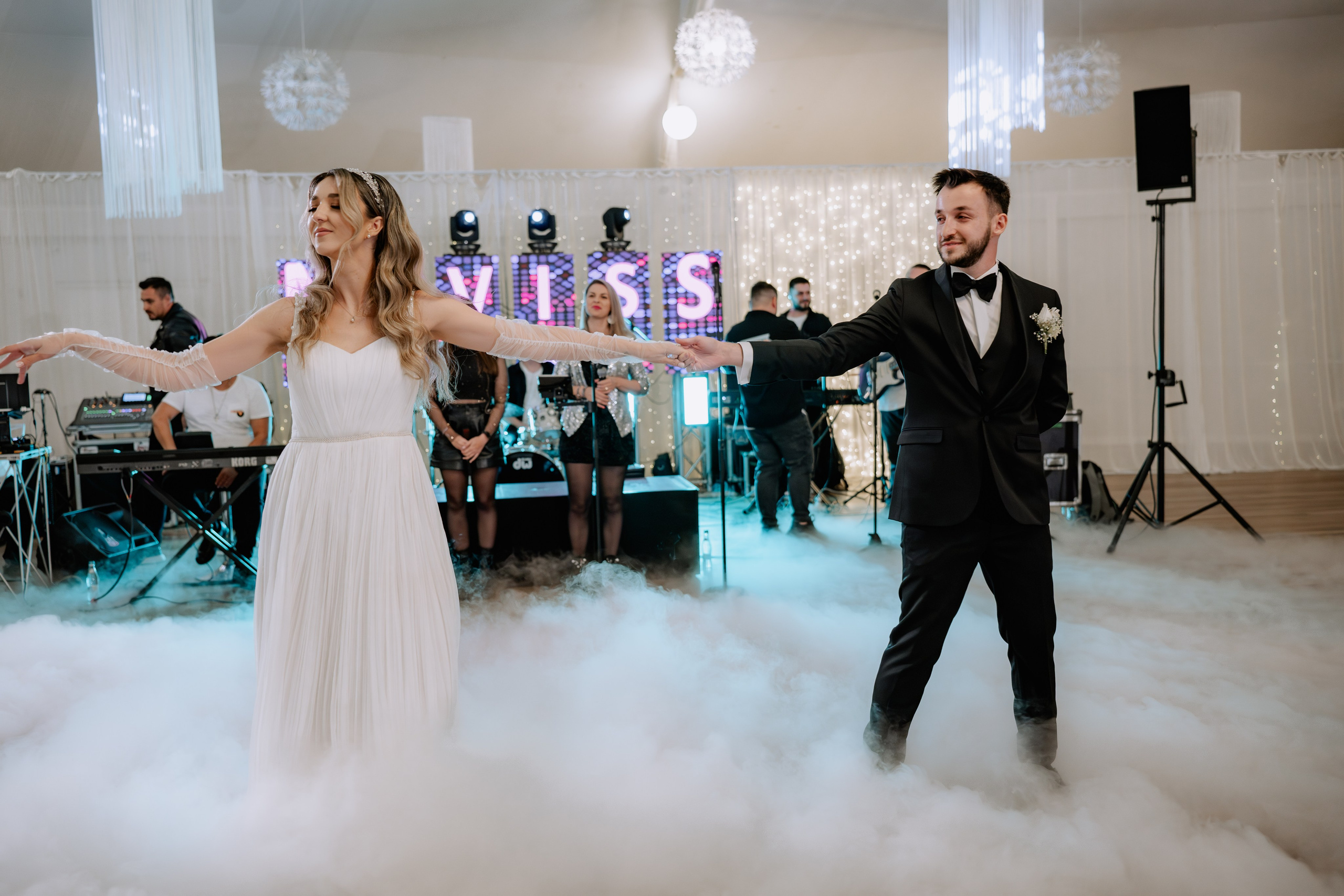Madalina + Cosmin | Wedding day. Proud Vision Weddings | Wedding Photography & Film — Servicii profesionale Foto Video Nunta Iasi