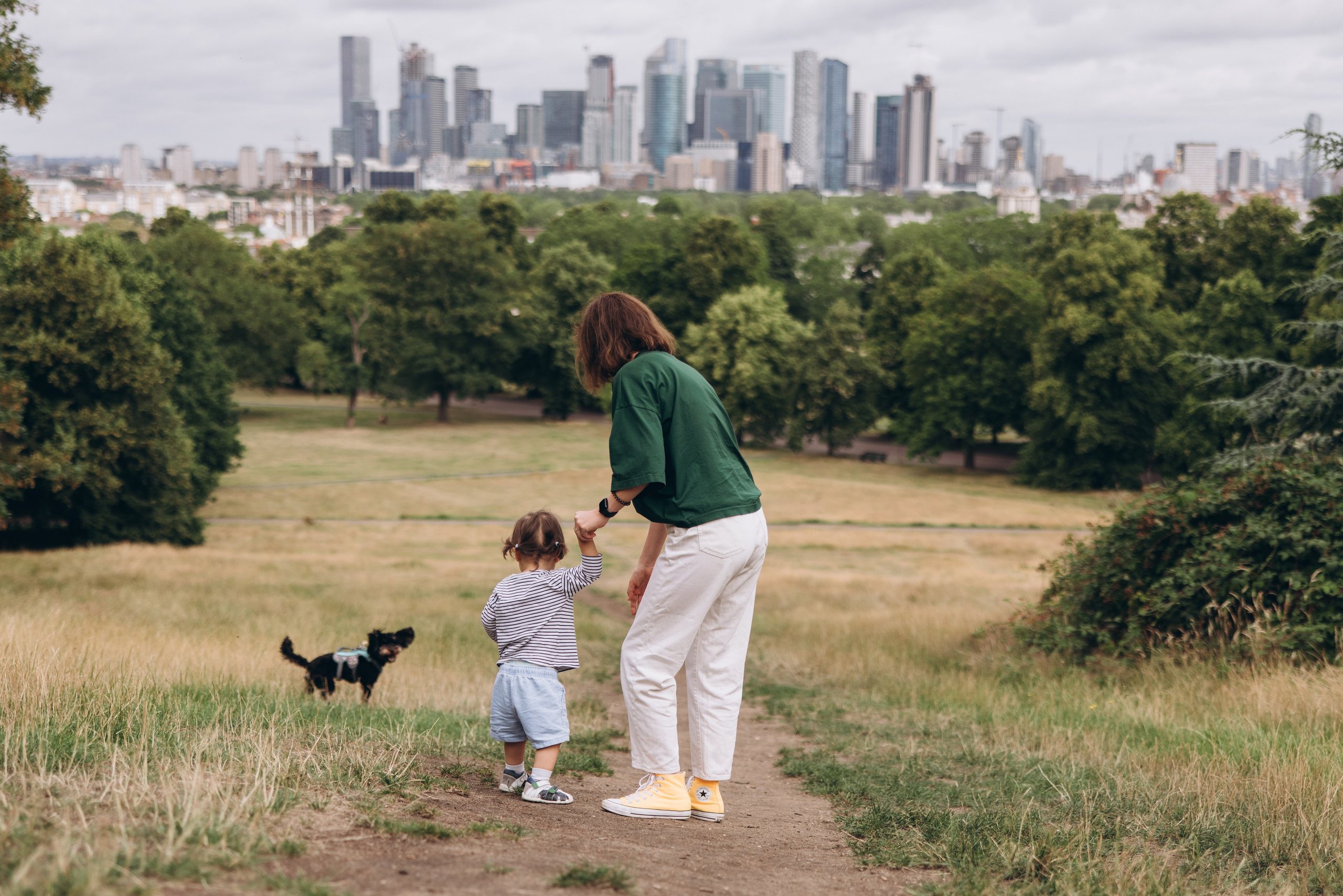 Milena with parents (Greenwich Park). Anastasia Klink, Photographer in London