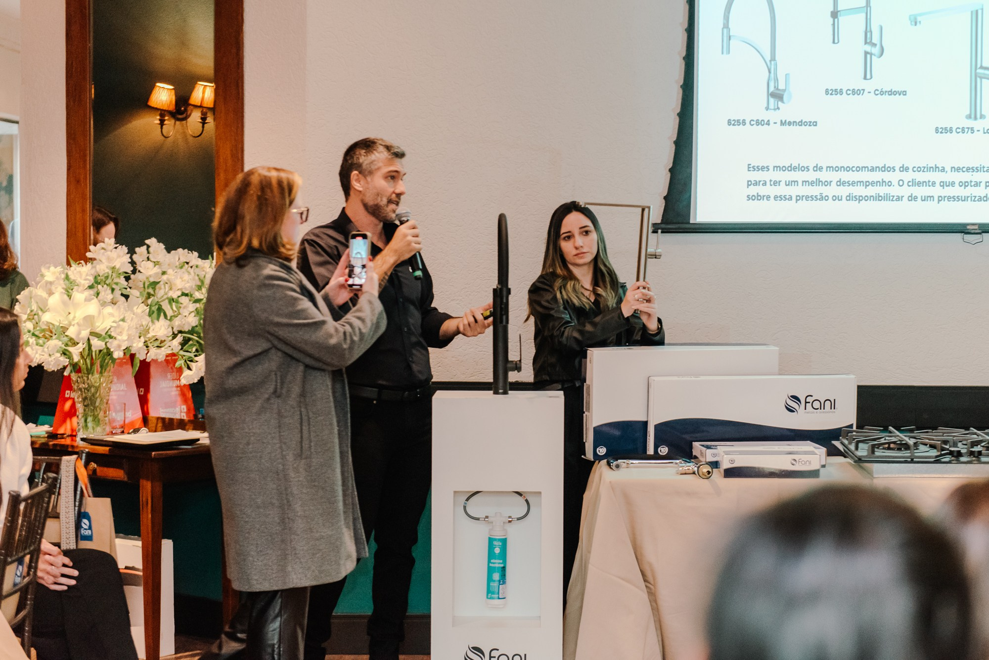 Café + Conteúdo | Casa Pinezi. 78 Imagens