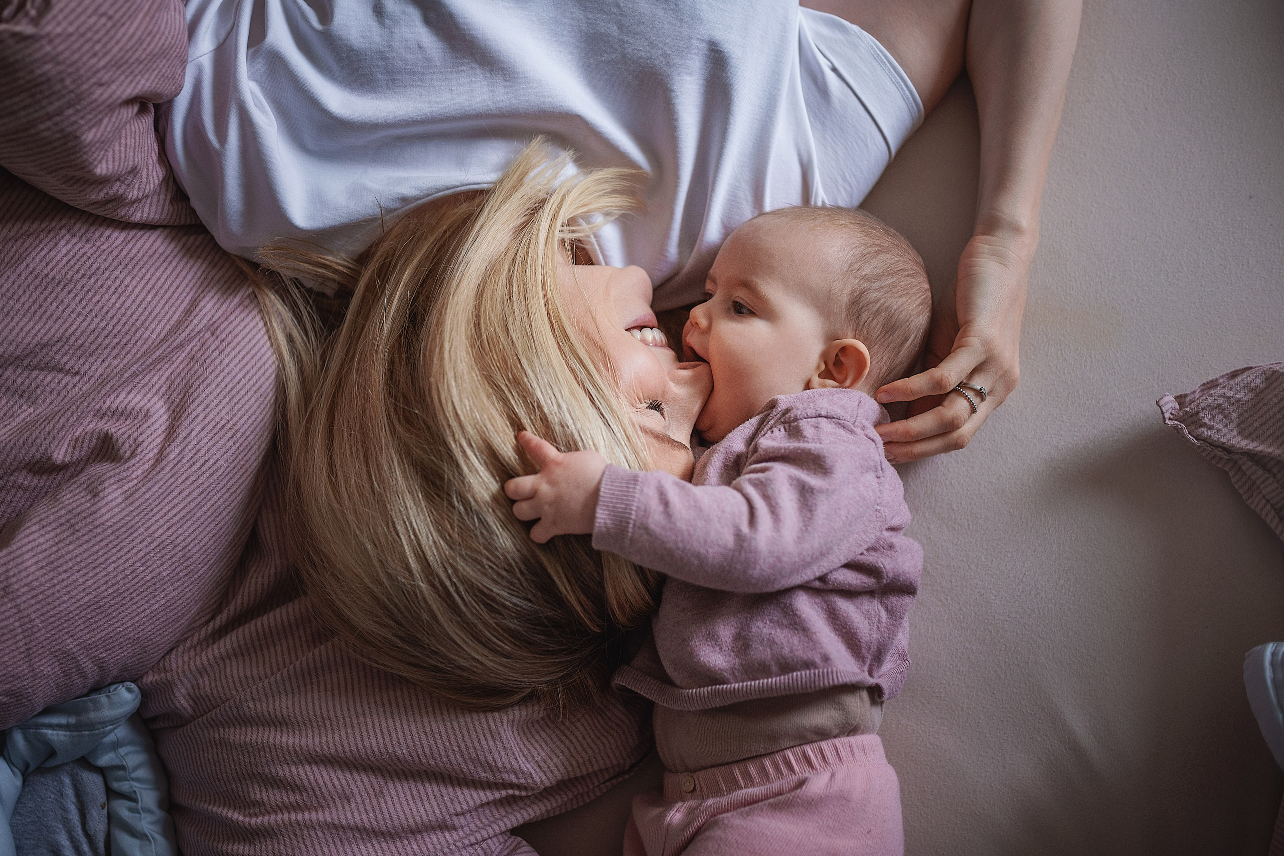 Mama Alexandra mir kleine Elle. Familienfotograf, Hochzeitsfotograf in Hamburg und Umgebung