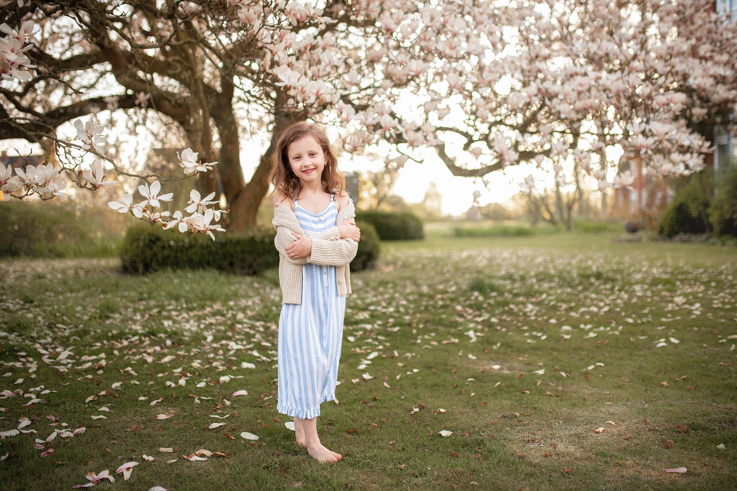 Fotoshooting in Magnolie. Familienfotograf, Hochzeitsfotograf in Hamburg und Umgebung