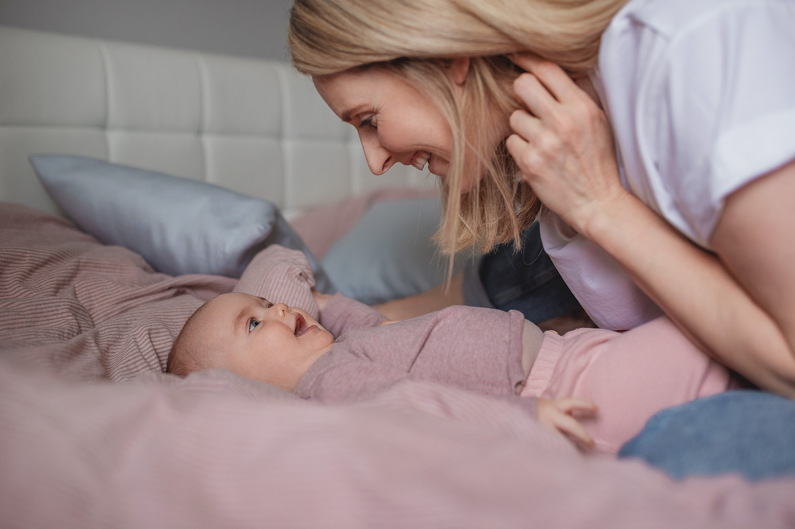 Mama Alexandra mir kleine Elle. Familienfotograf, Hochzeitsfotograf in Hamburg und Umgebung