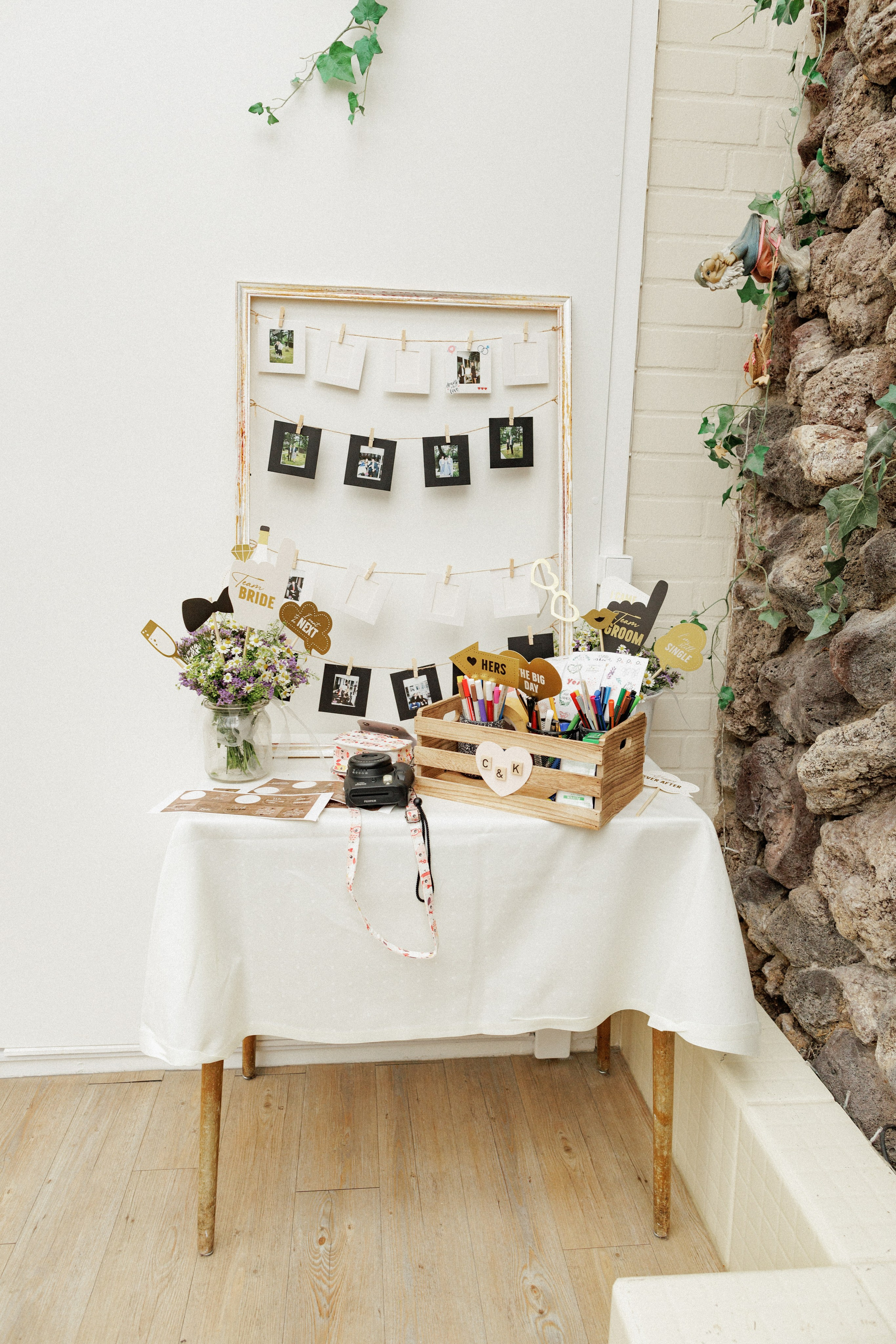 Hochzeitsfotografie an der Windmühle Eyendorf | Historische Romantik in Niedersachsen. Hochzeitsfotograf und Hochzeitsvideograf aus Hamburg | Roka21Film