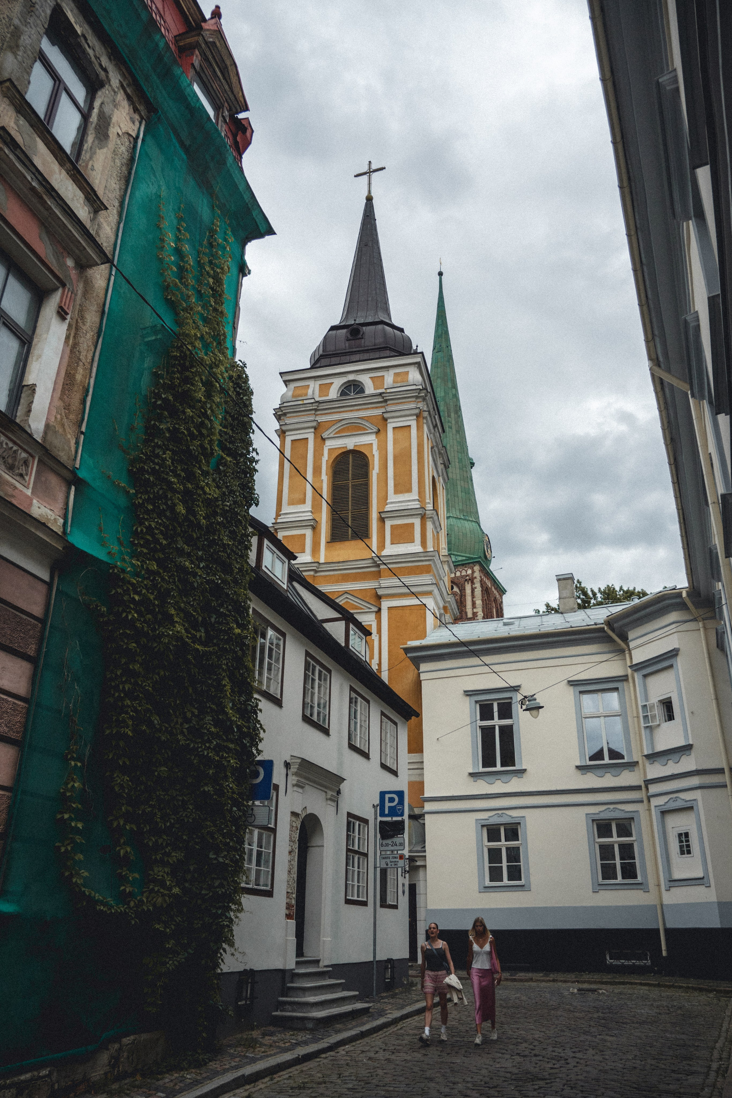 Voyage à Riga. Photographe sur Cote d’Azur. Portraits de familles, couples, enfants, événements