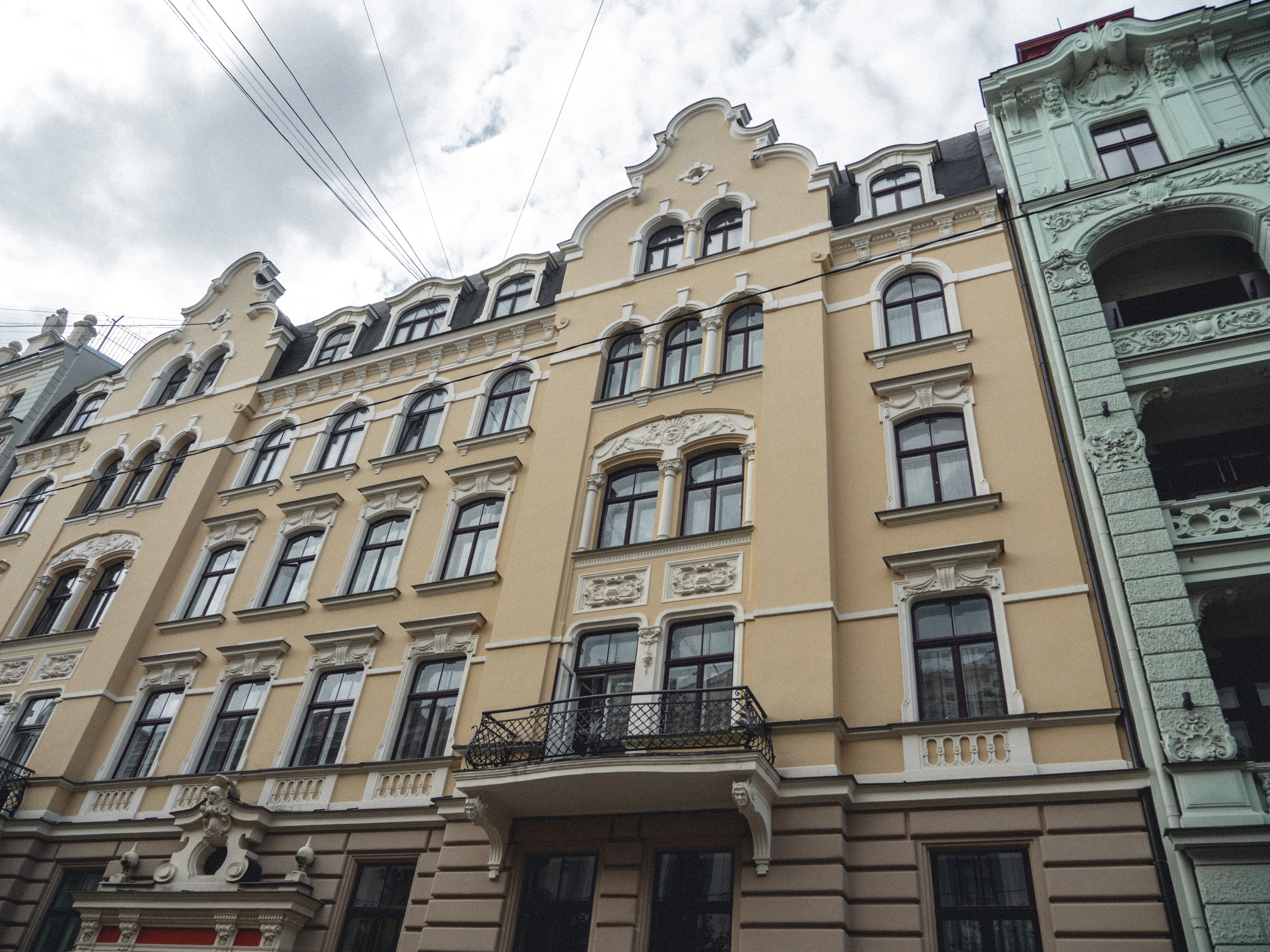 Voyage à Riga. Photographe sur Cote d’Azur. Portraits de familles, couples, enfants, événements