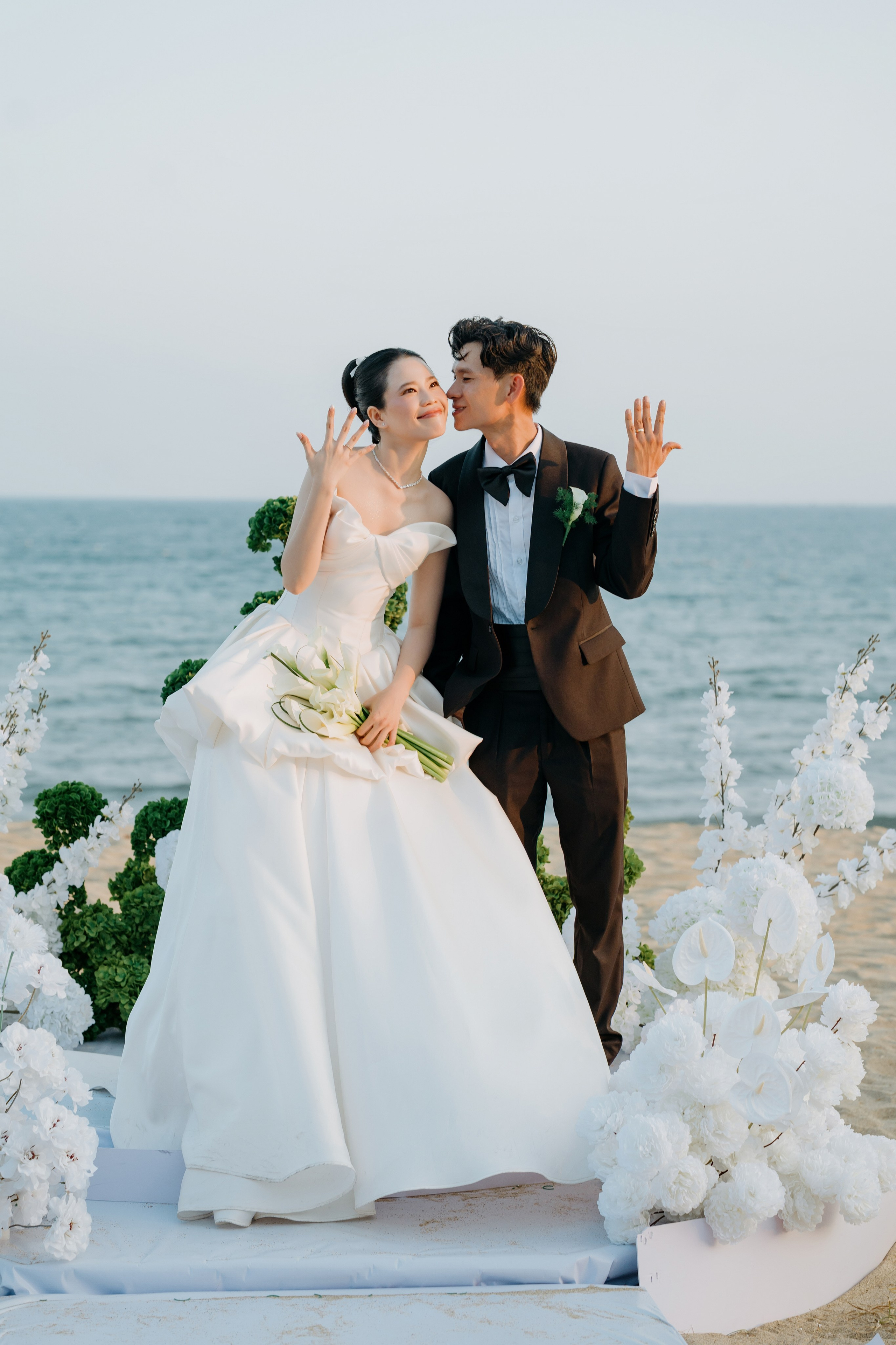 DIEU & THINH/Destination Wedding. Nhiếp ảnh gia đám cưới hàng đầu tại Thành Phố Hồ Chí Minh