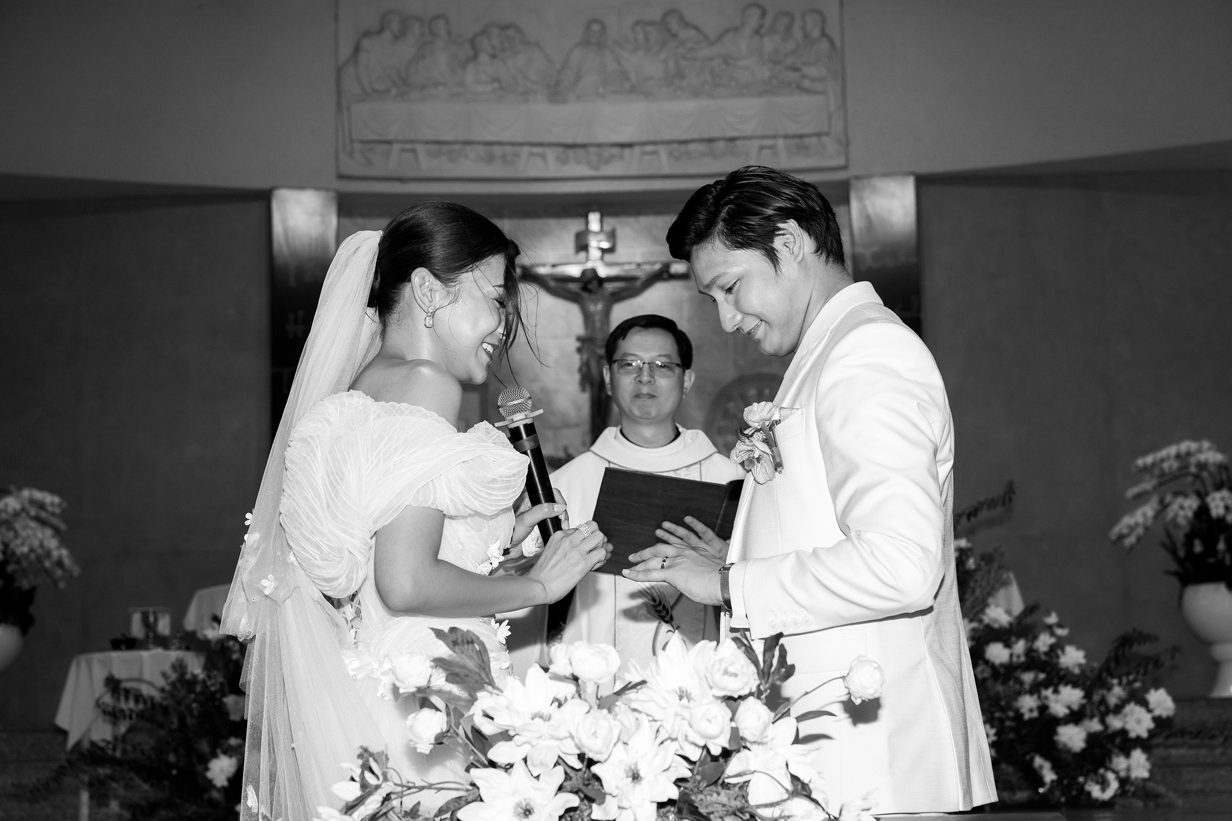 Church Wedding / Nica & Xavier. Nhiếp ảnh gia đám cưới hàng đầu tại Thành Phố Hồ Chí Minh