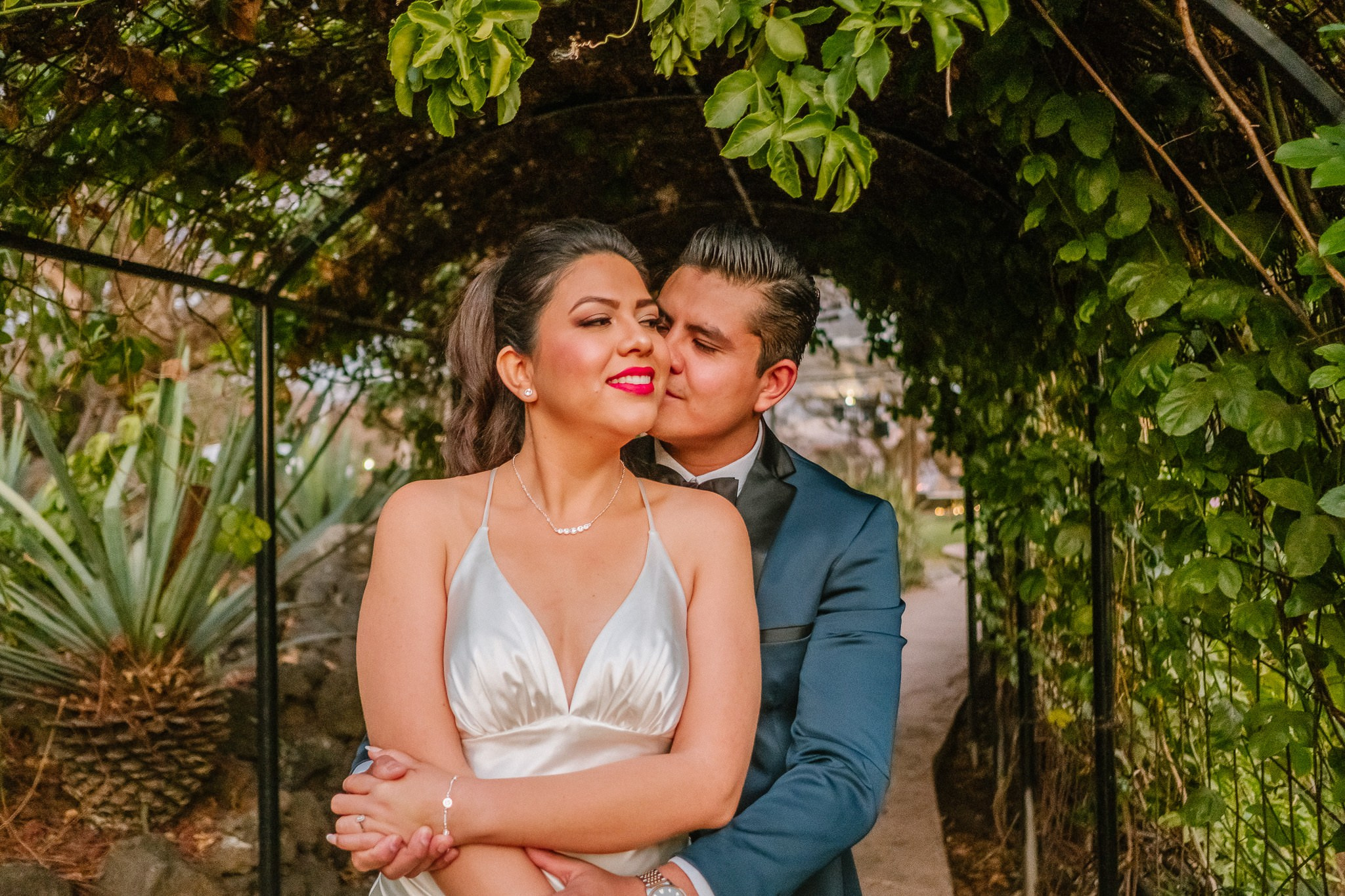 Yenisel & Raul / Tepoztlan. Wedding and family photographer in Mexico City