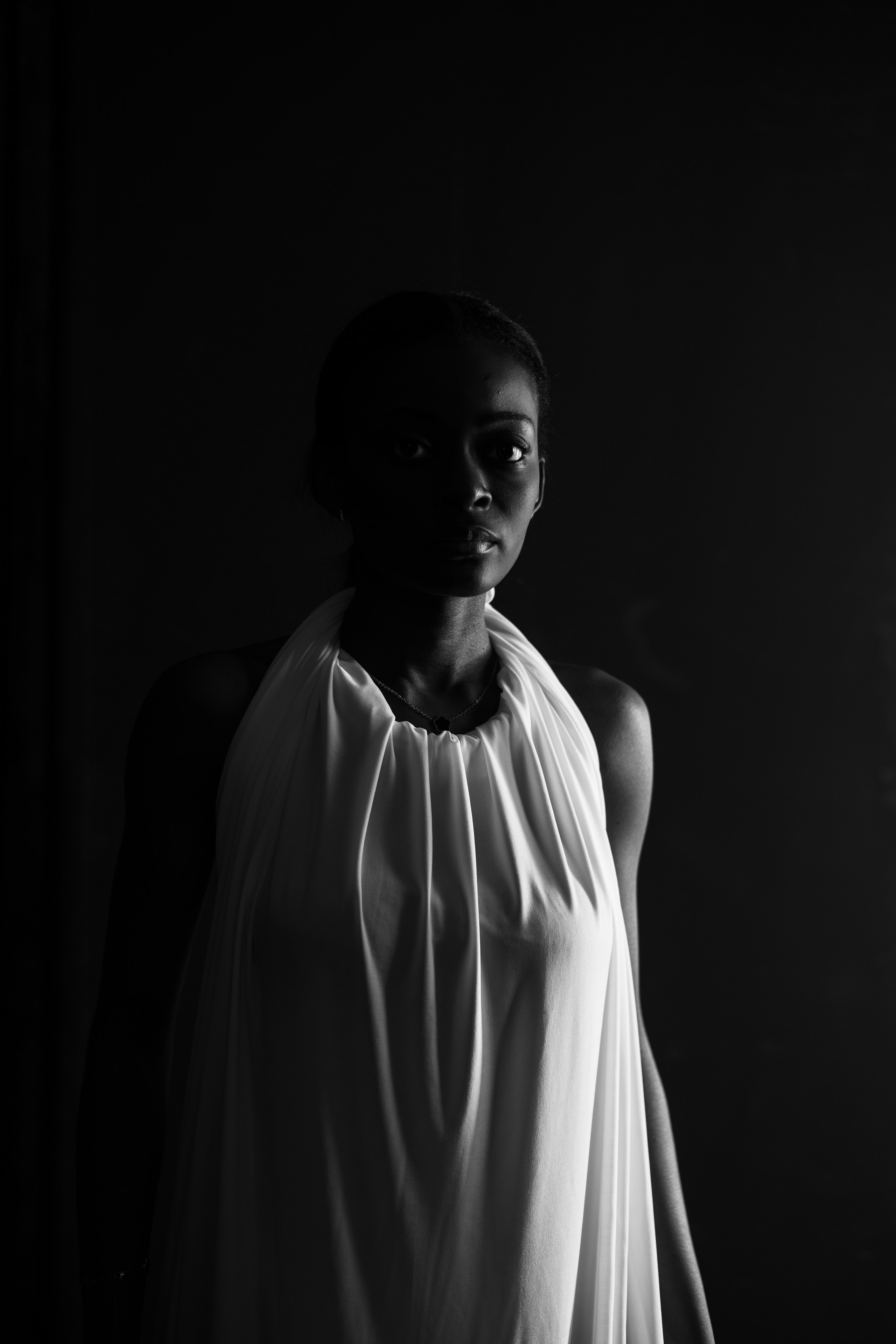 BEATRIZ. Anastasiia Antoniuk portrait, family and couple photographer, Portugal