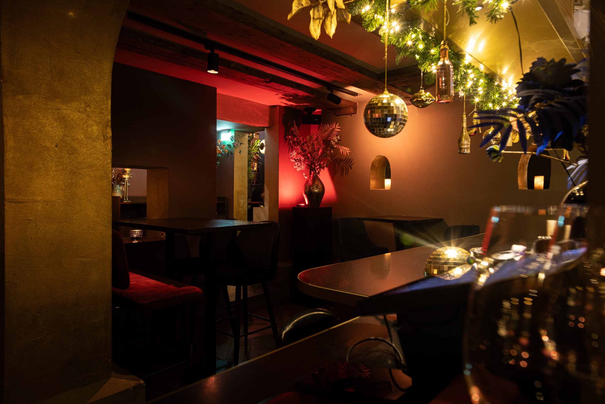 SATCHMO RESTAURANT AMSTERDAM. Lero Photographer and a set designer|individual custom portrait and advertising photography in Zutphen