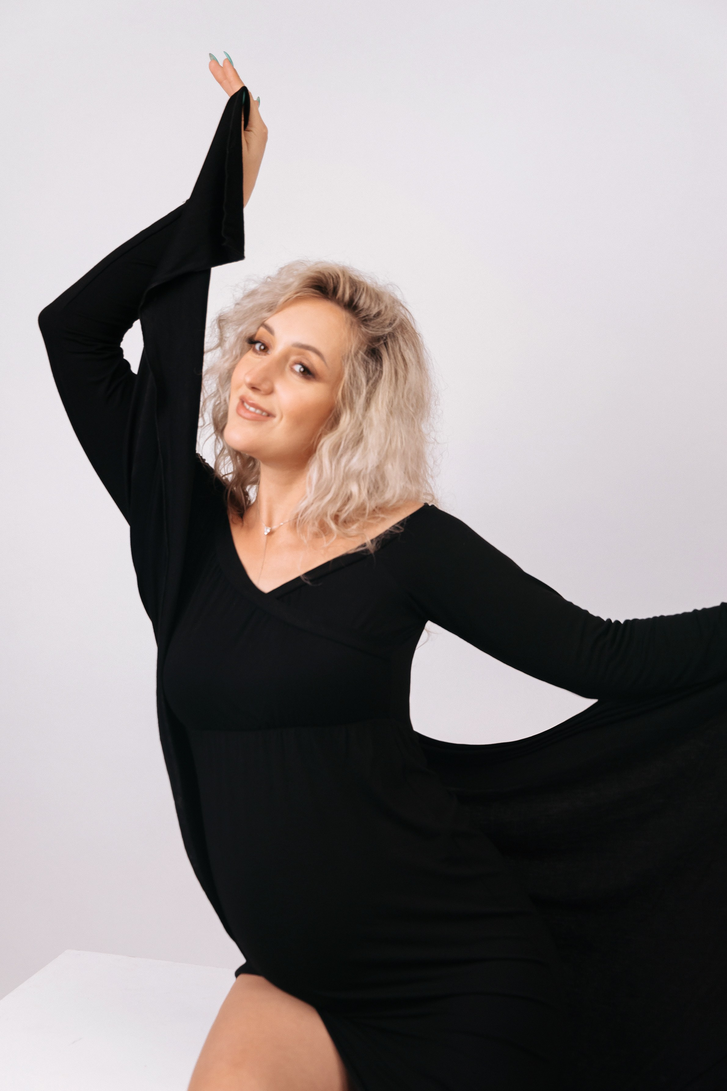 Studio pregnancy photoshooting for Alina and Michael. Home