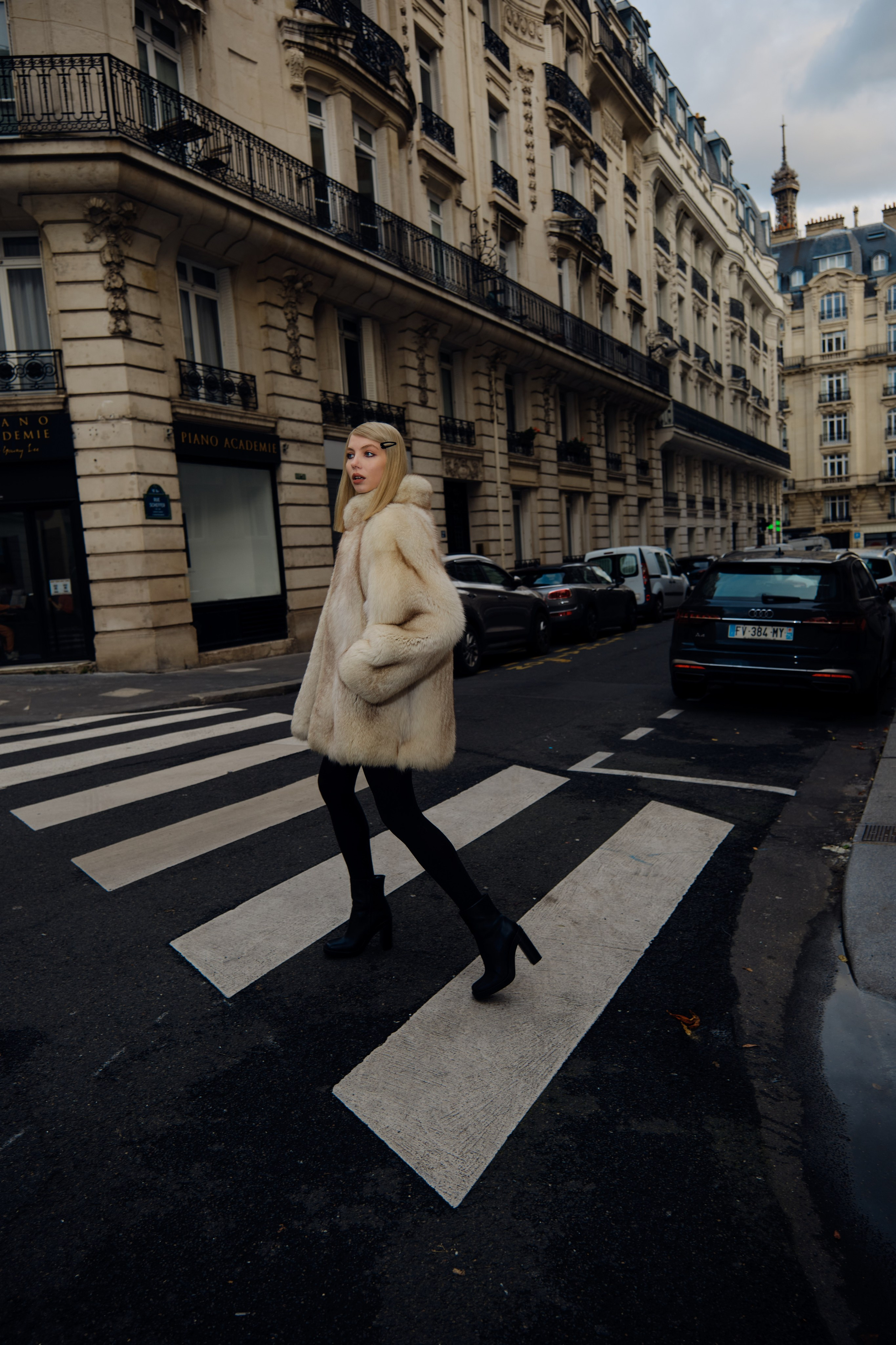 Winter street style in Paris. Paris photographer - Oleksandr Kovalchuk