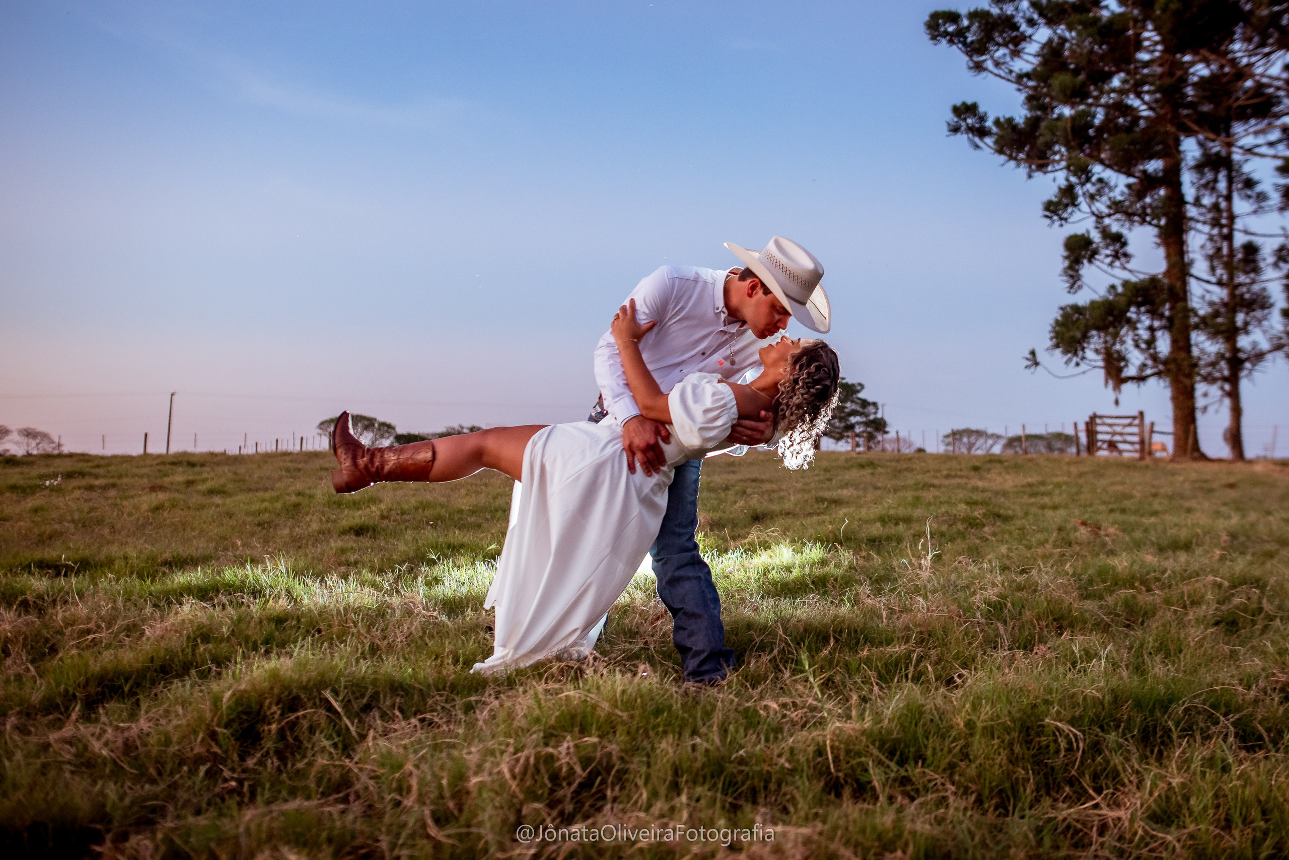 Pre Wedding Luérica e Vinicius. Fotografia de casamentos e ensaios em avaré Jônata Oliveira