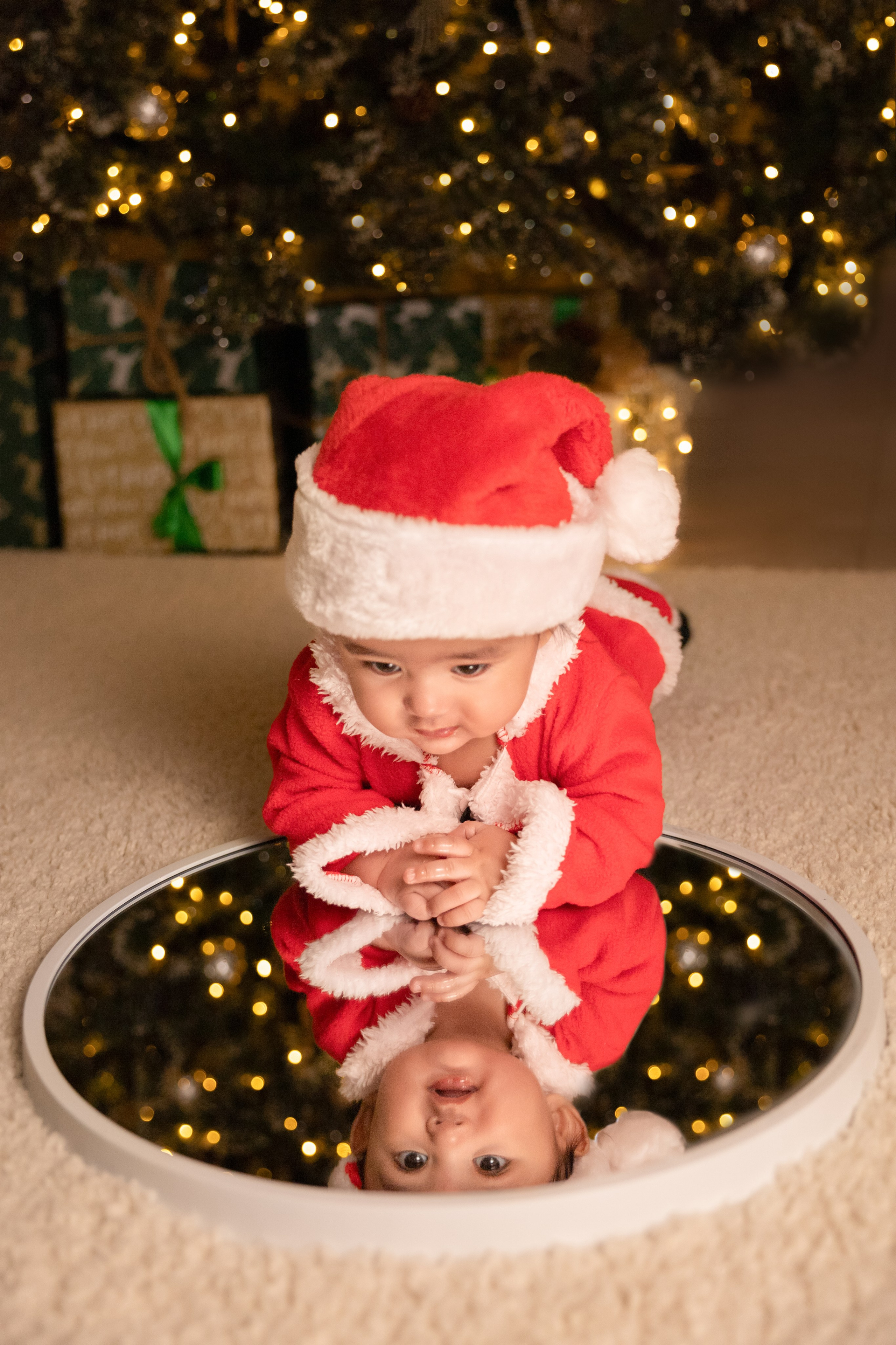 Milestone photos. Newborn photographer in Tampa Bay Area, FL