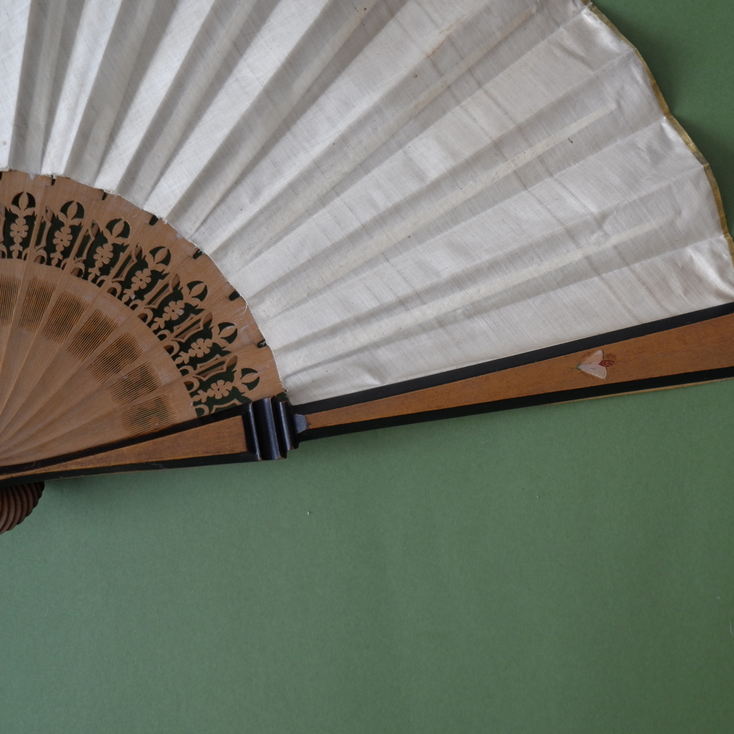 Silkfan. Современнные и актикварные украшения в Барселоне, Москве и Санкт-Петербурге