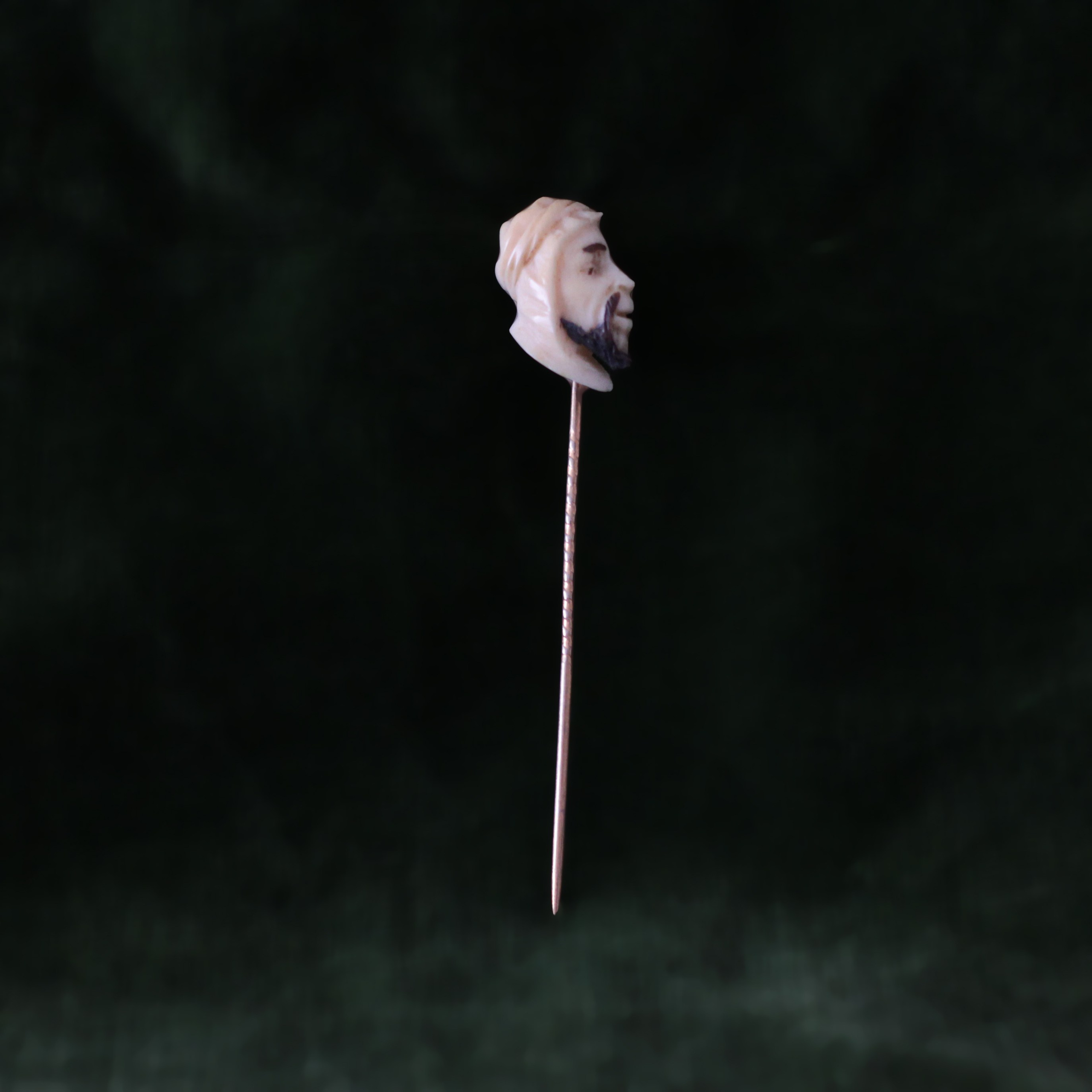 Tie pin. Современнные и актикварные украшения в Барселоне, Москве и Санкт-Петербурге