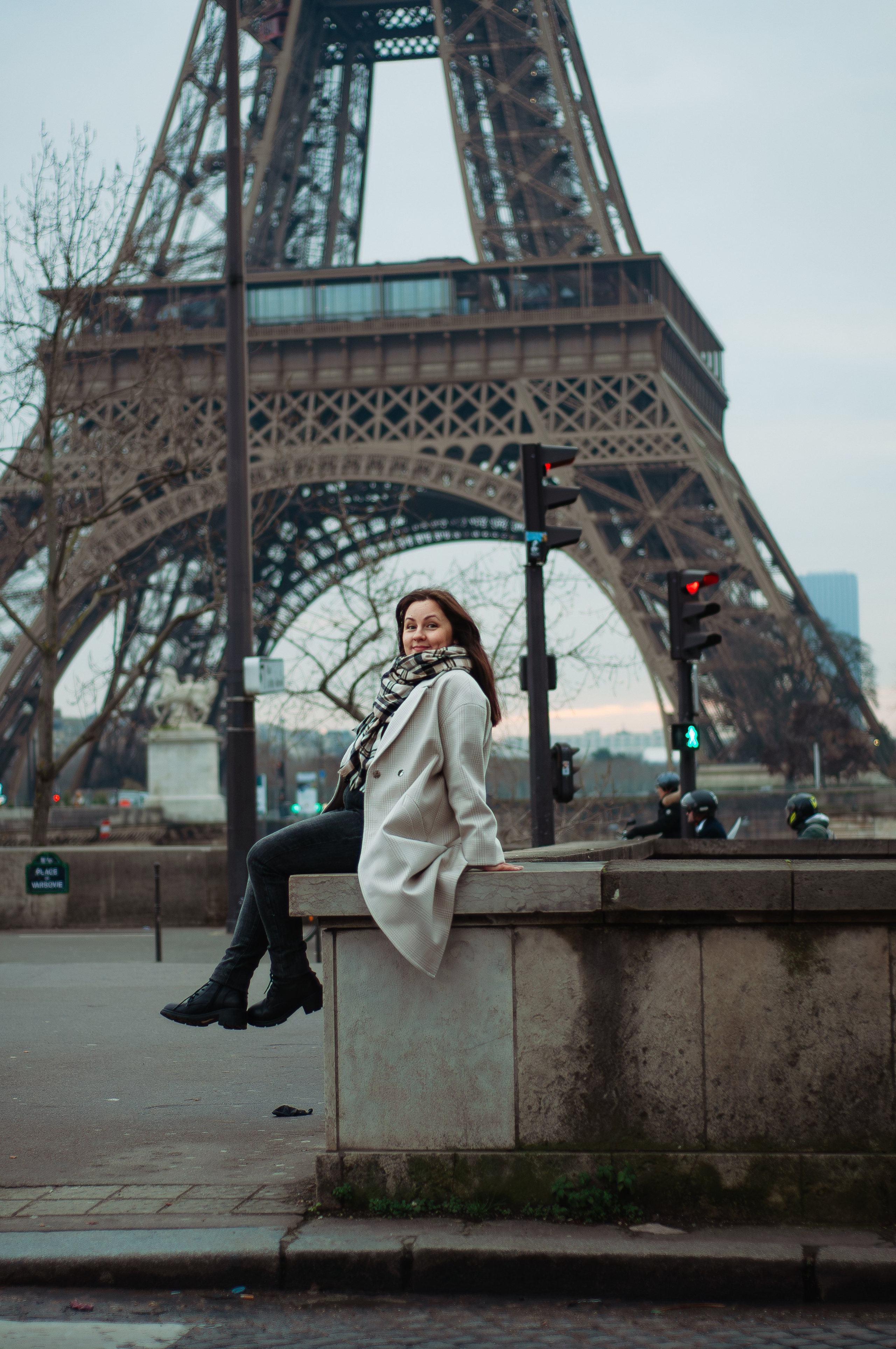 Зимняя фотосессия у Эйфелевой башни. Фотограф в Париже Полина Осипова