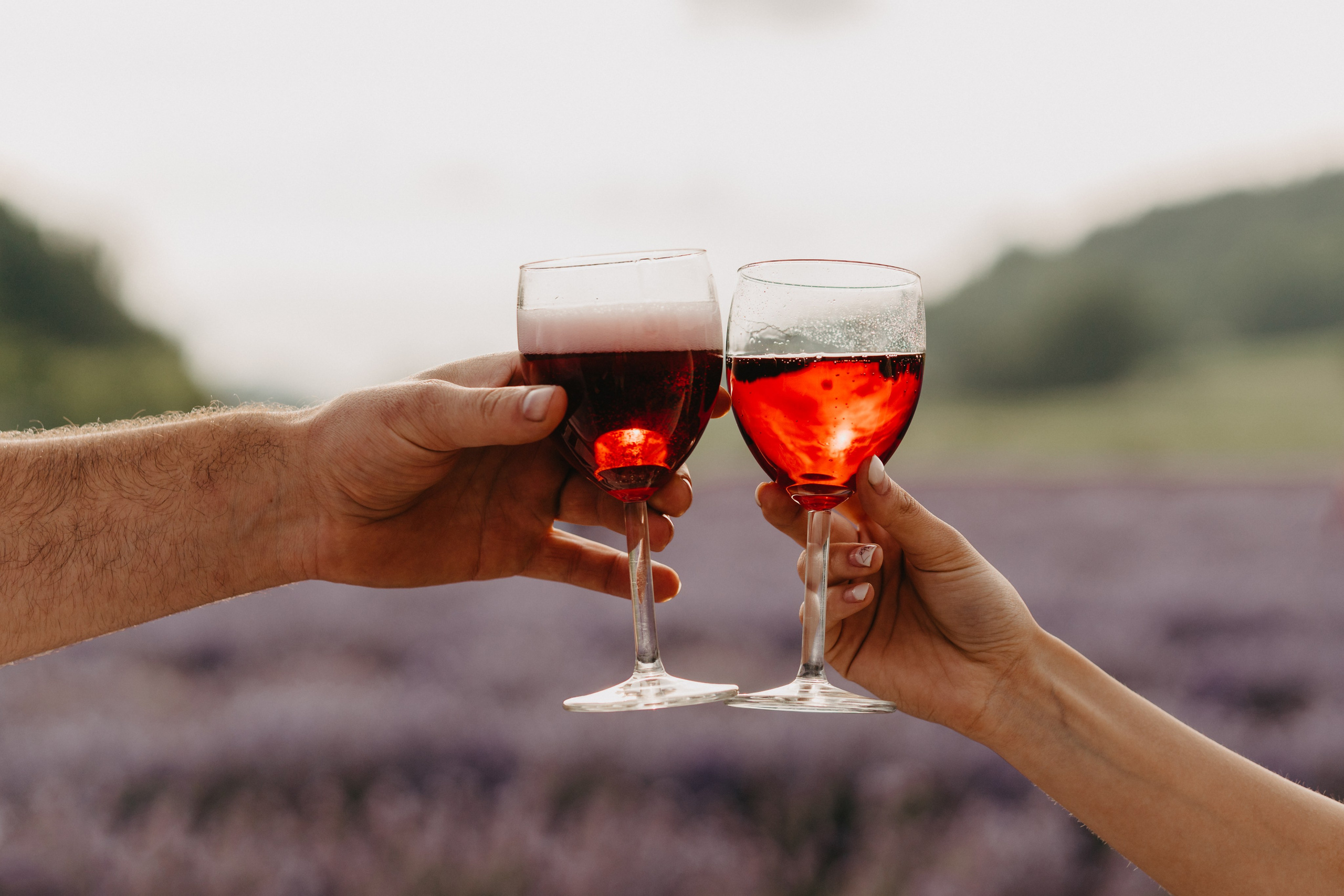 Hand in Hand. Fotograf Katowice – sesje indywidualne, rodzinne, ślubne