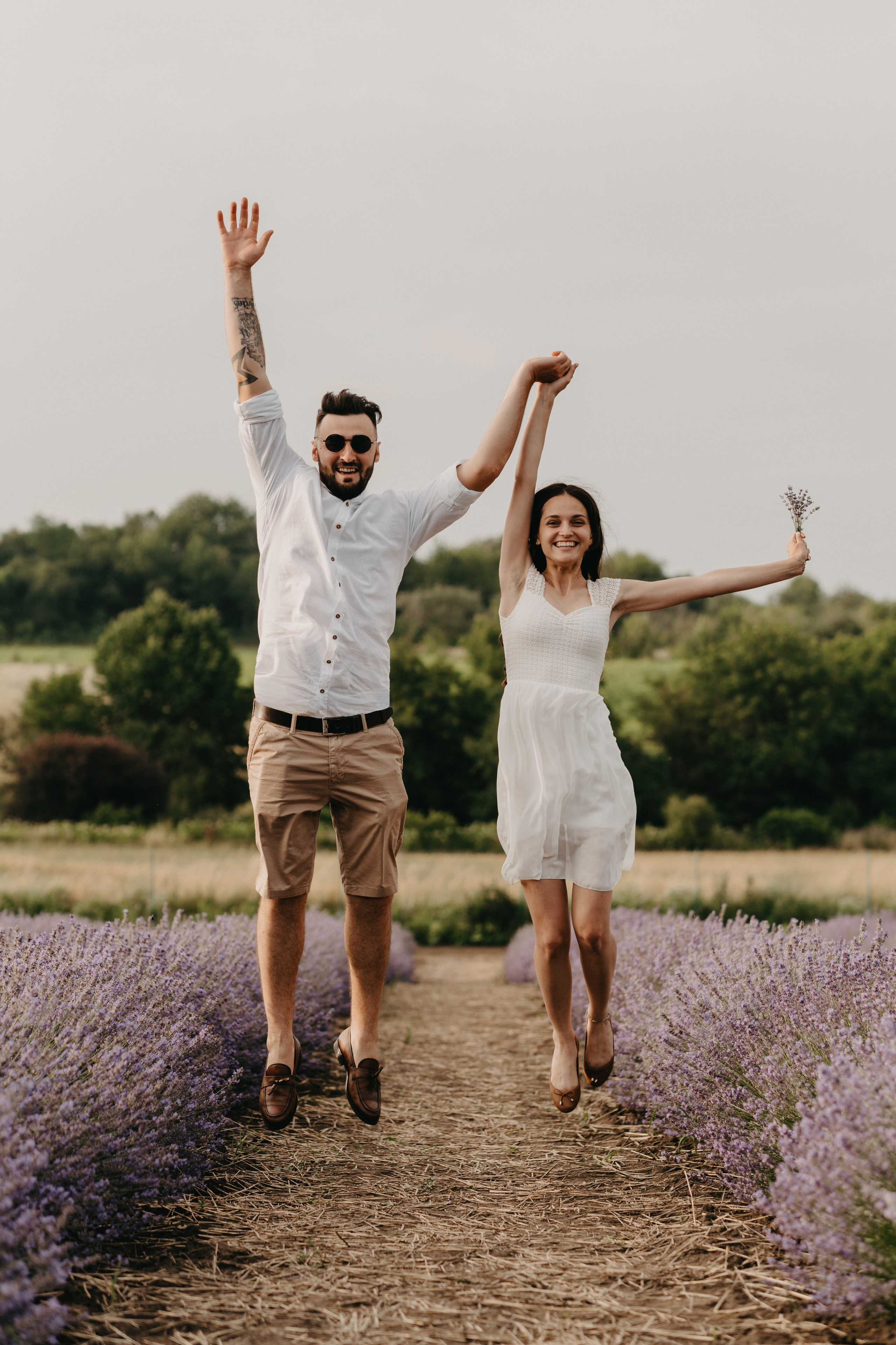 Hand in Hand. Fotograf Katowice – sesje indywidualne, rodzinne, ślubne