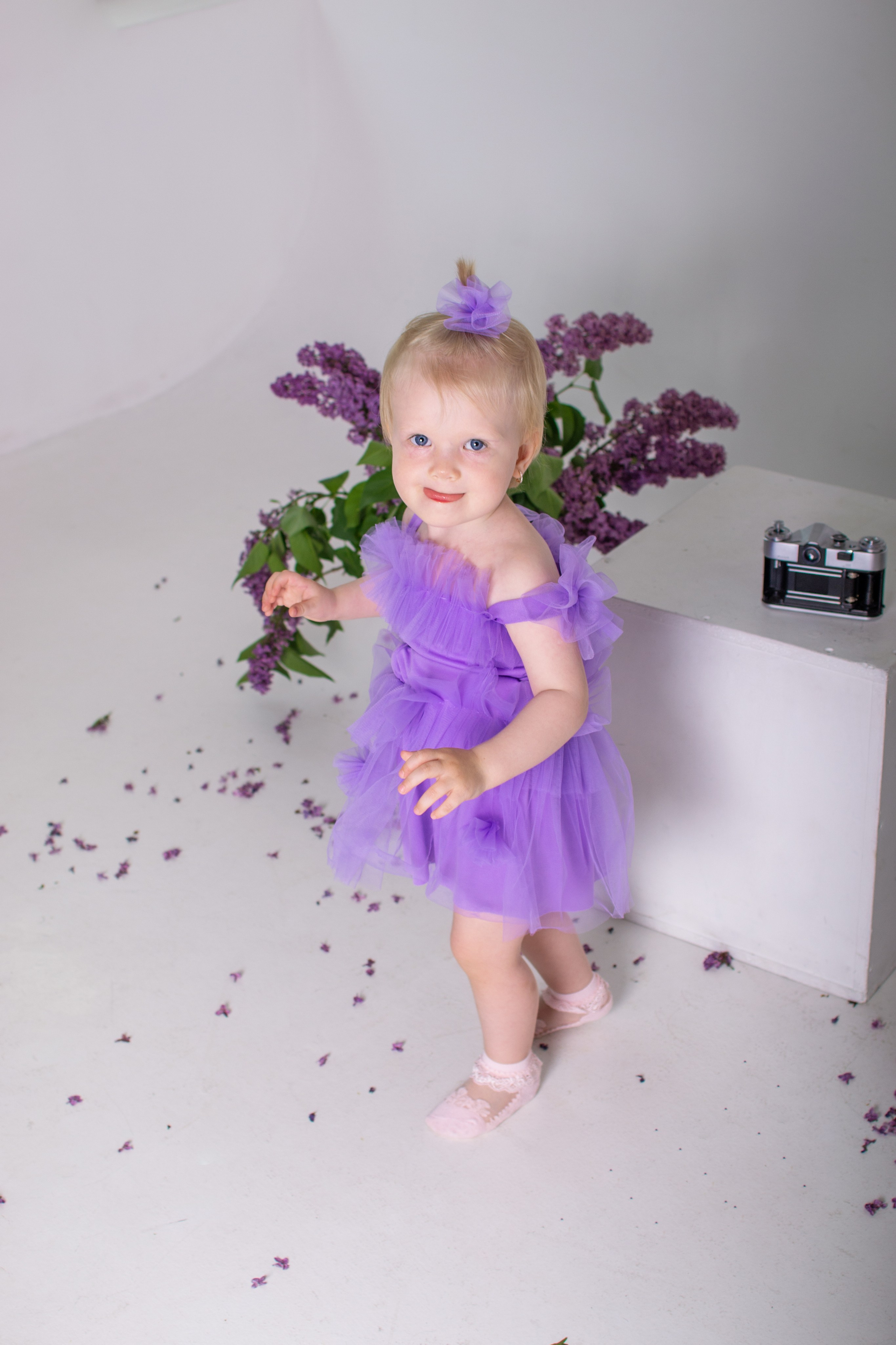 Маруся и сирень. Фотограф новорожденных в Темиртау и Караганде Любовь Жукова newborn