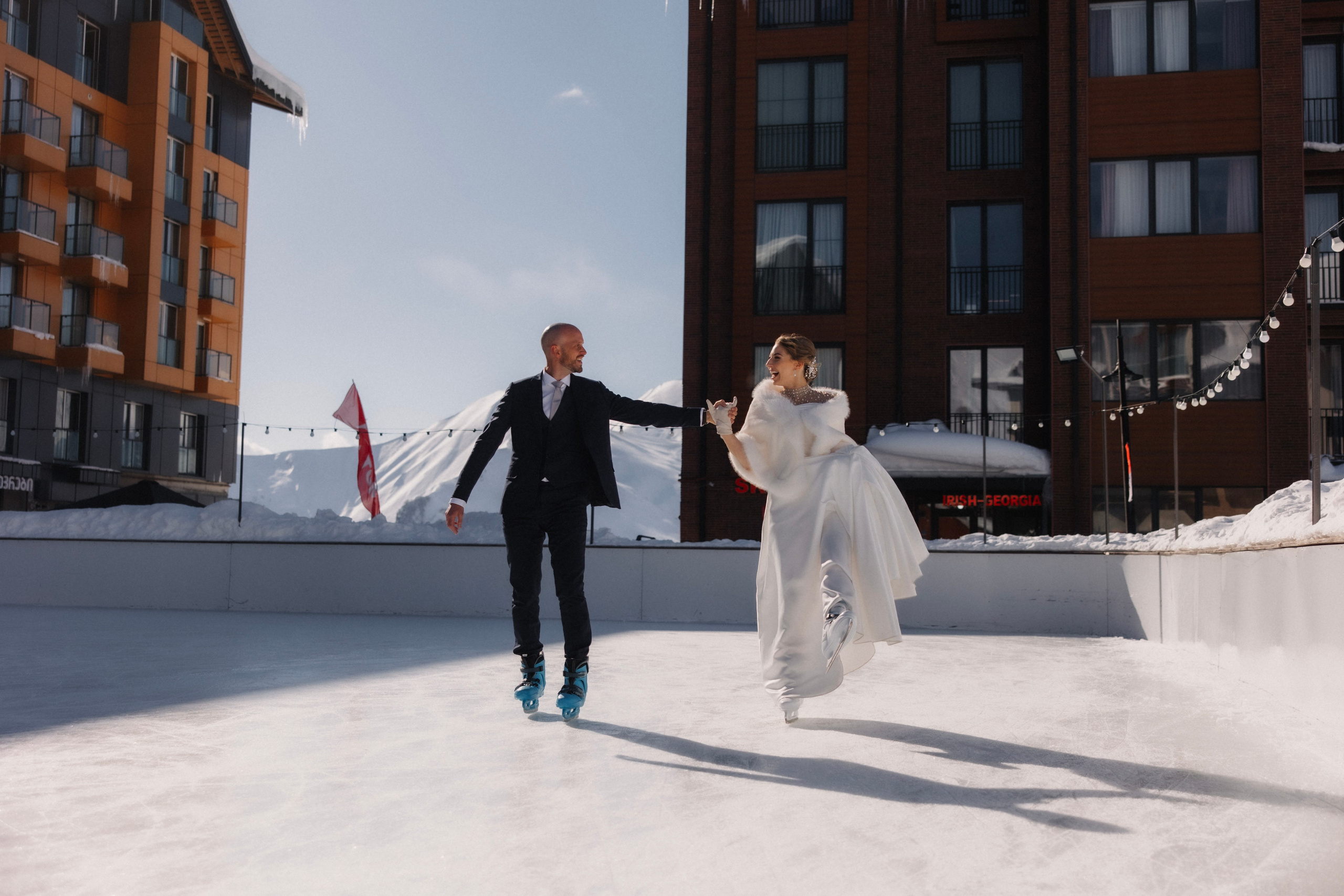 Love in winter mountains. Wedding photographer in Tbilisi Ioseb Mamniashvili