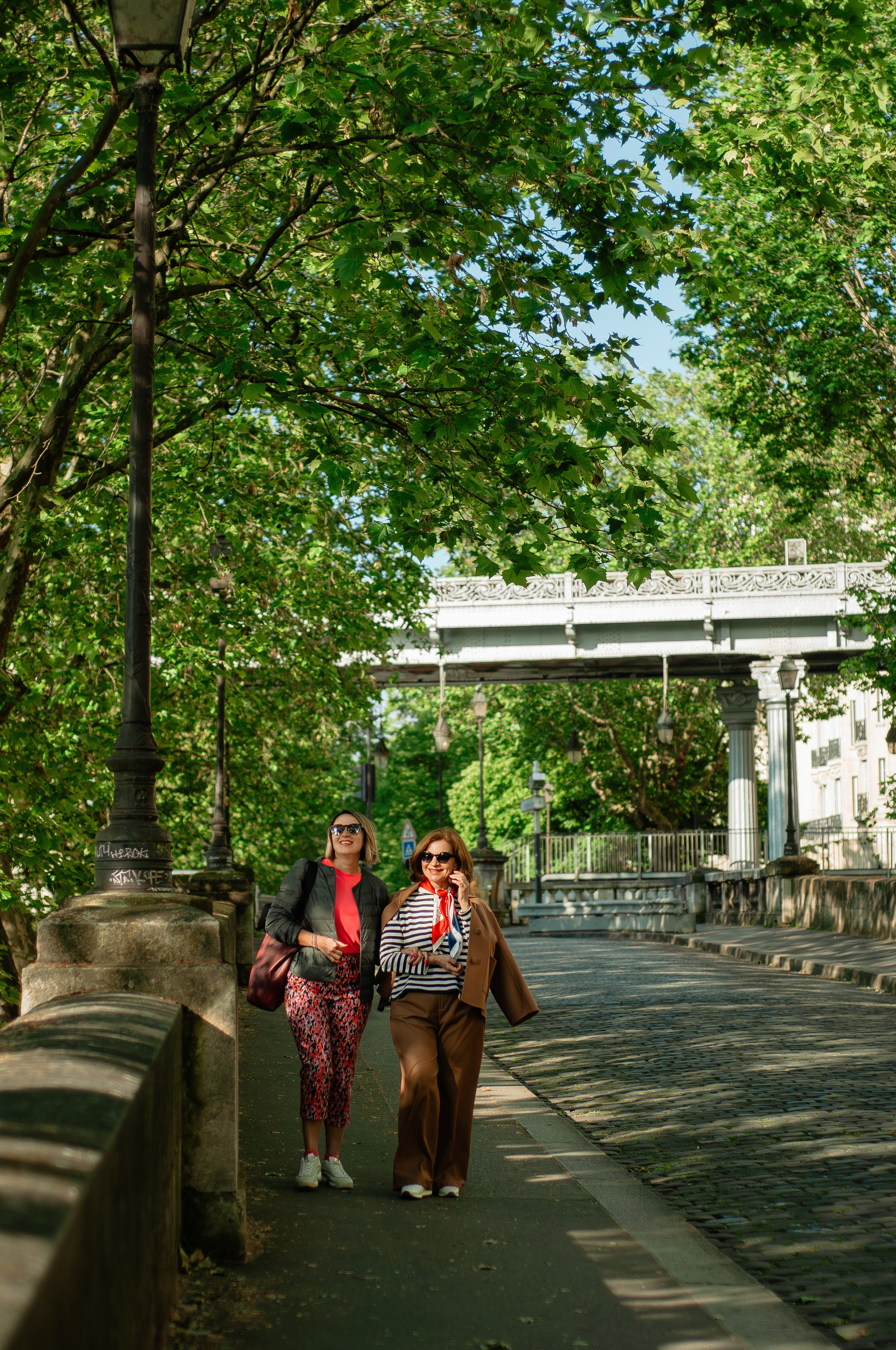 Фотосессия подруг на мосту Бир-Акейм. Фотограф в Париже Полина Осипова
