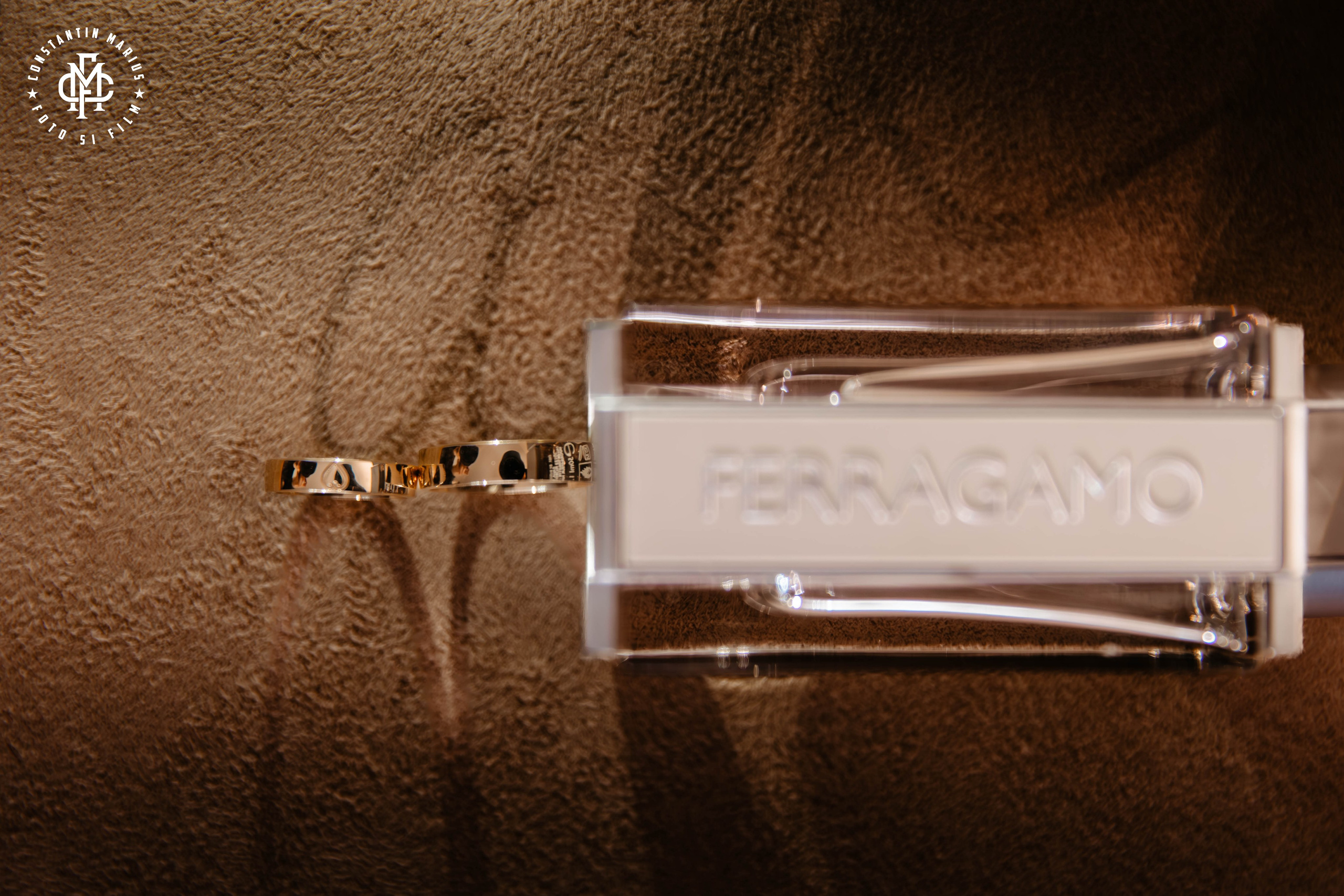 WEDDING PHOTOGRAPHY. DESPRE NOI