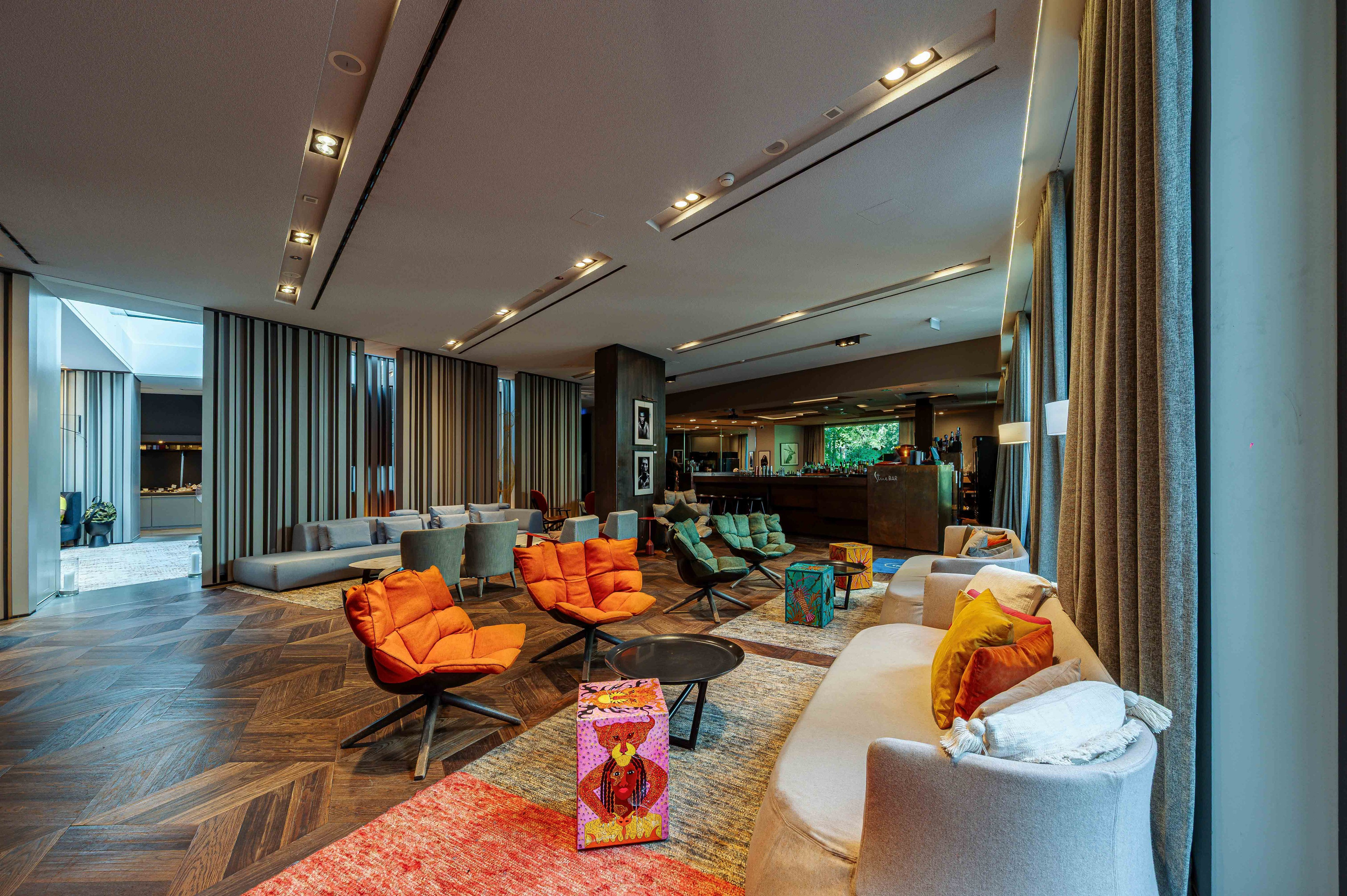 Interior und Architektur im Lobbybereich des Das Stue Hotels Berlin