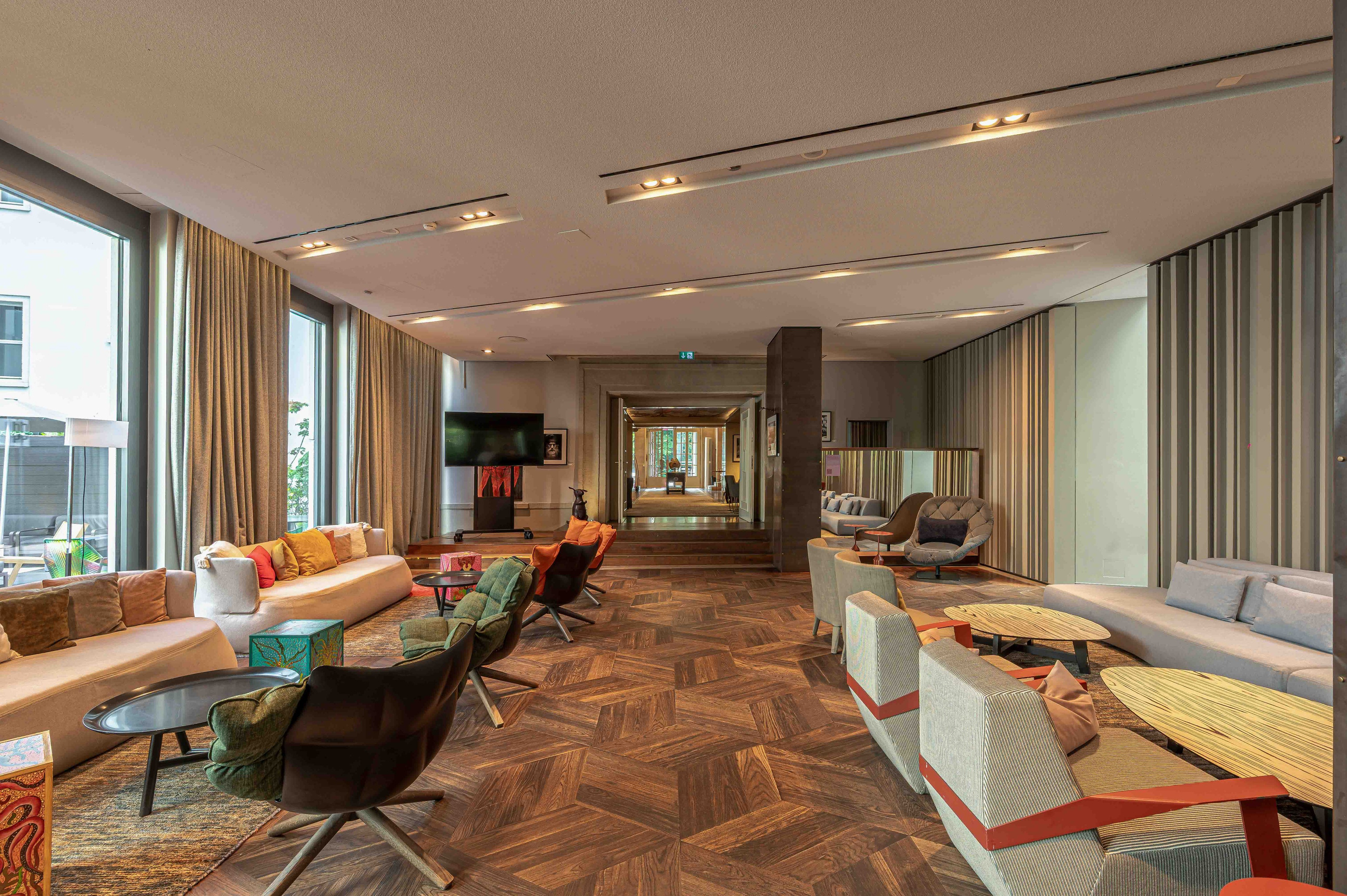 Interior und Architektur im Lobbybereich des Das Stue Hotels Berlin