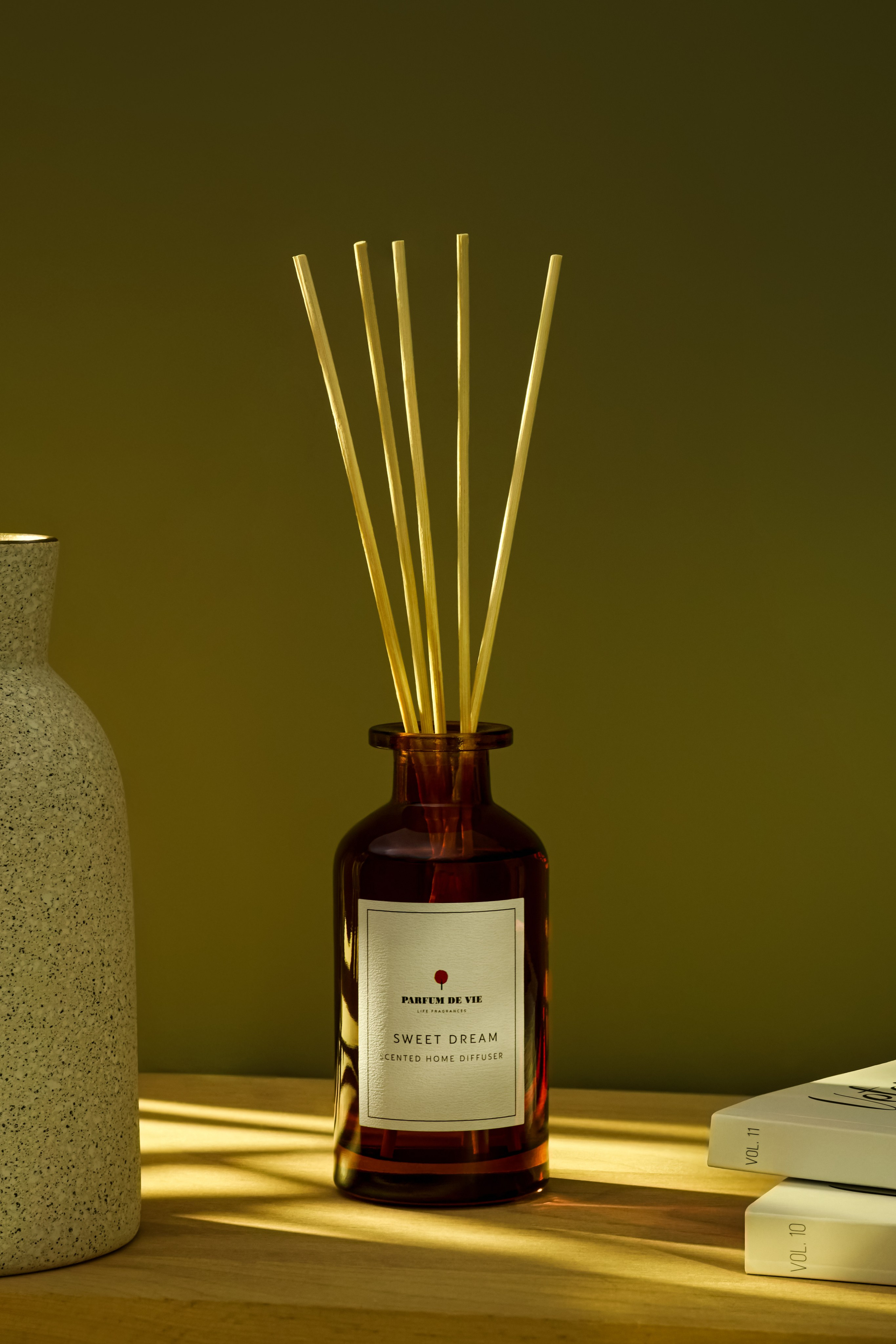 perfume retouching, fragrance product editing, perfume bottle retouch, fragrance photography editing, high-end perfume editing, bottle reflection retouching, perfume label editing, luxury perfume retouching, perfume e-commerce editing, fragrance product enhancement, commercial perfume retouch, perfume product photography, clean perfume retouching, beauty product retouching, perfume photography for social media, perfume ad retouching, polished bottle editing, professional fragrance retouching, perfume campaign visuals, bottle color correction, perfume photo enhancement