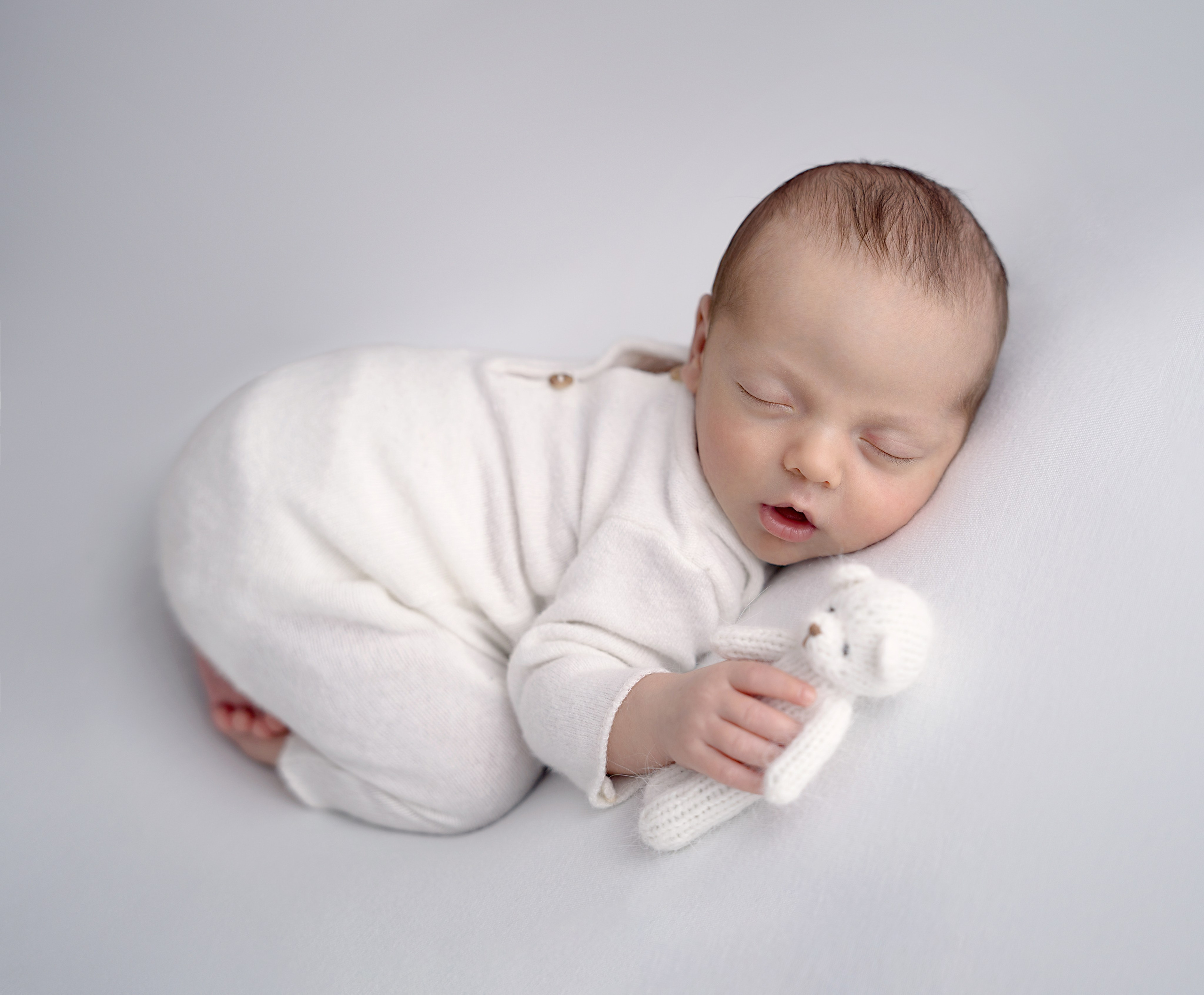 Newborn. Fotograf maternitate, nou-născuți și familie în Cluj-Napoca | Roxana Rusu