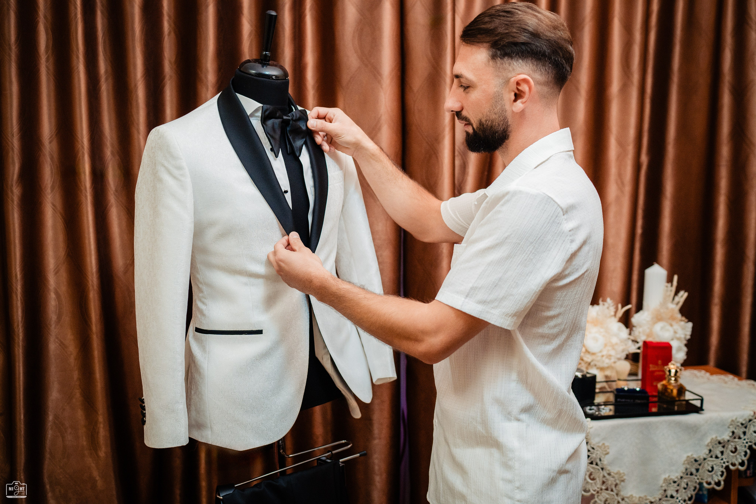 Iulian Arsinte - Pregatirea Mirelui, Fotograf de nunta in Piatra Neamt, Suceava, Iasi, Bacau, Vaslui, Tg Mures, Harghita