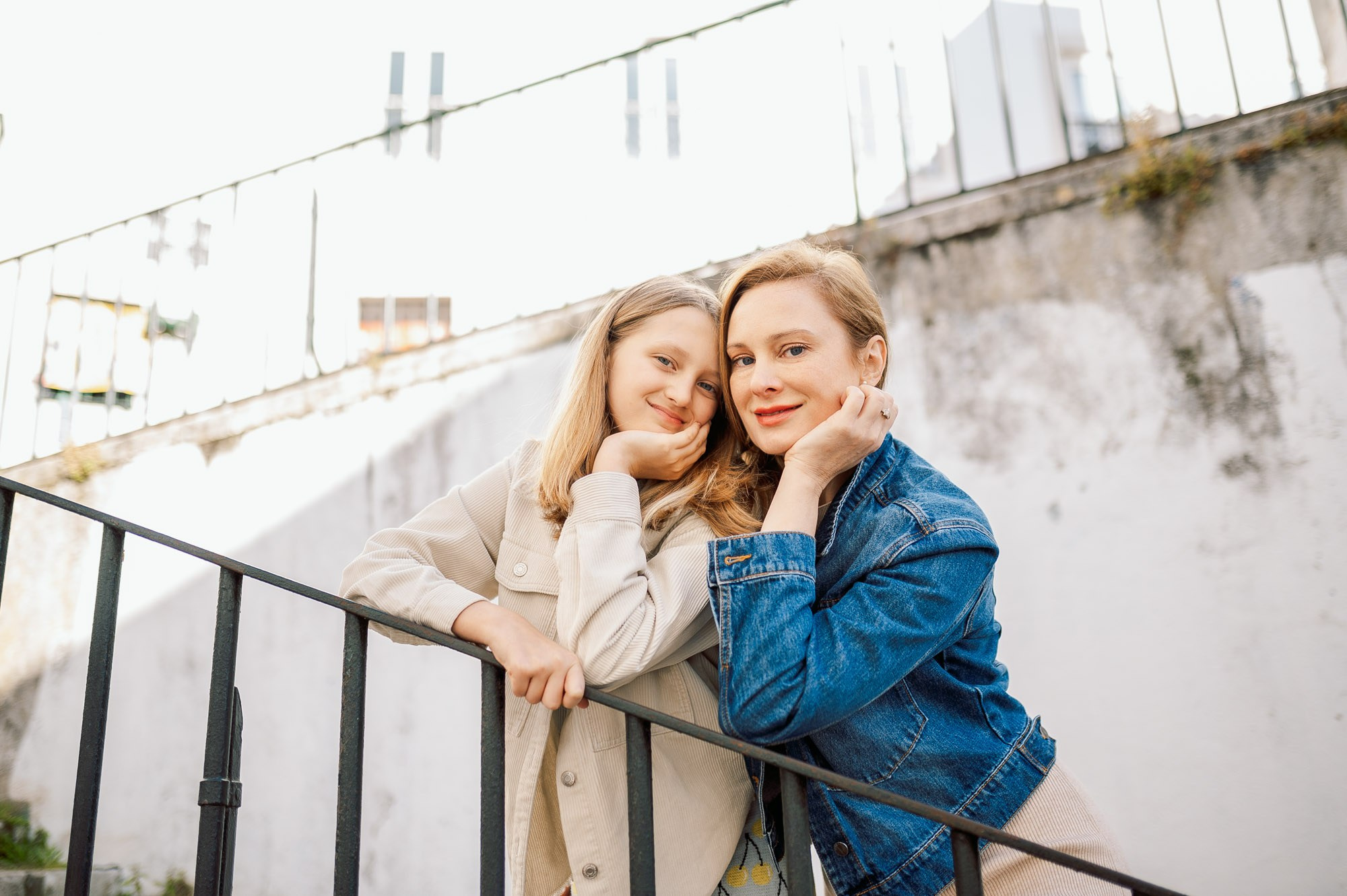 photoshoot in Alfama, Lisbon, фотосессия в Алфаме, Photo shoot for mum and daughter