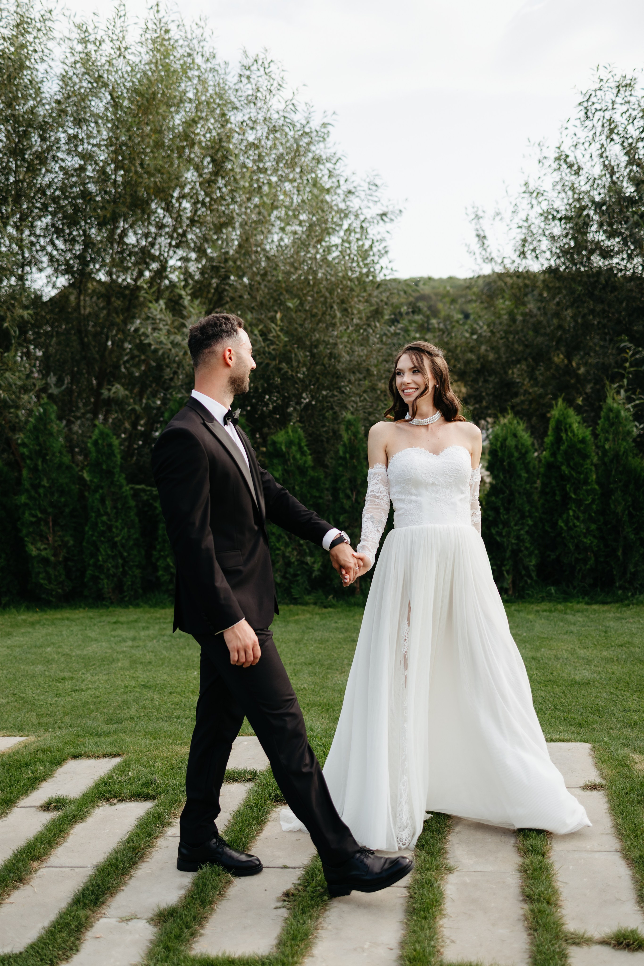 PORTFOLIO. Wedding Photographer Editorial Storytelling Cluj, Romania & Europe|Lore Photography