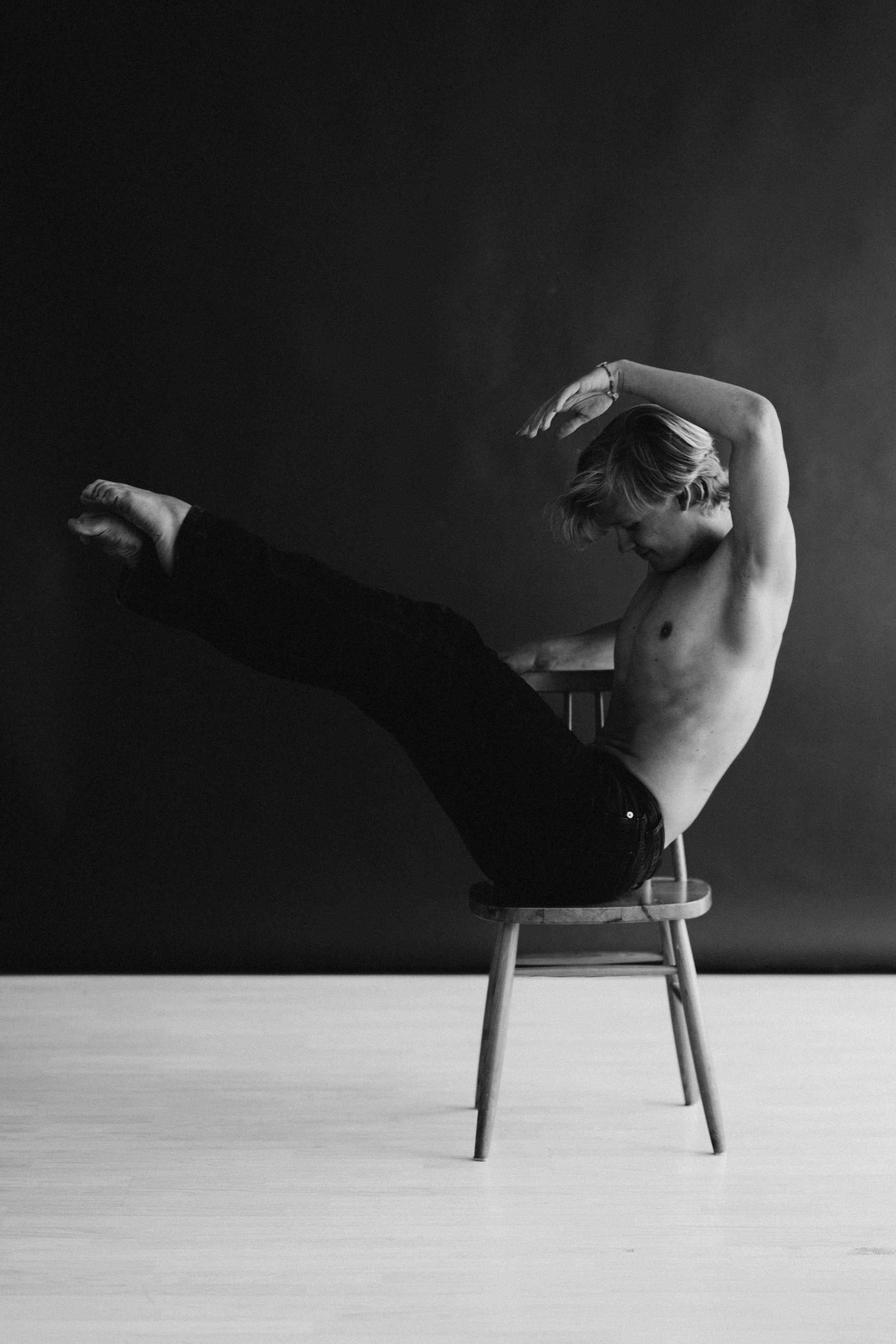 DANCERS. Victoria Olonen – Cinematic Portrait Artist | Helsinki & Europe