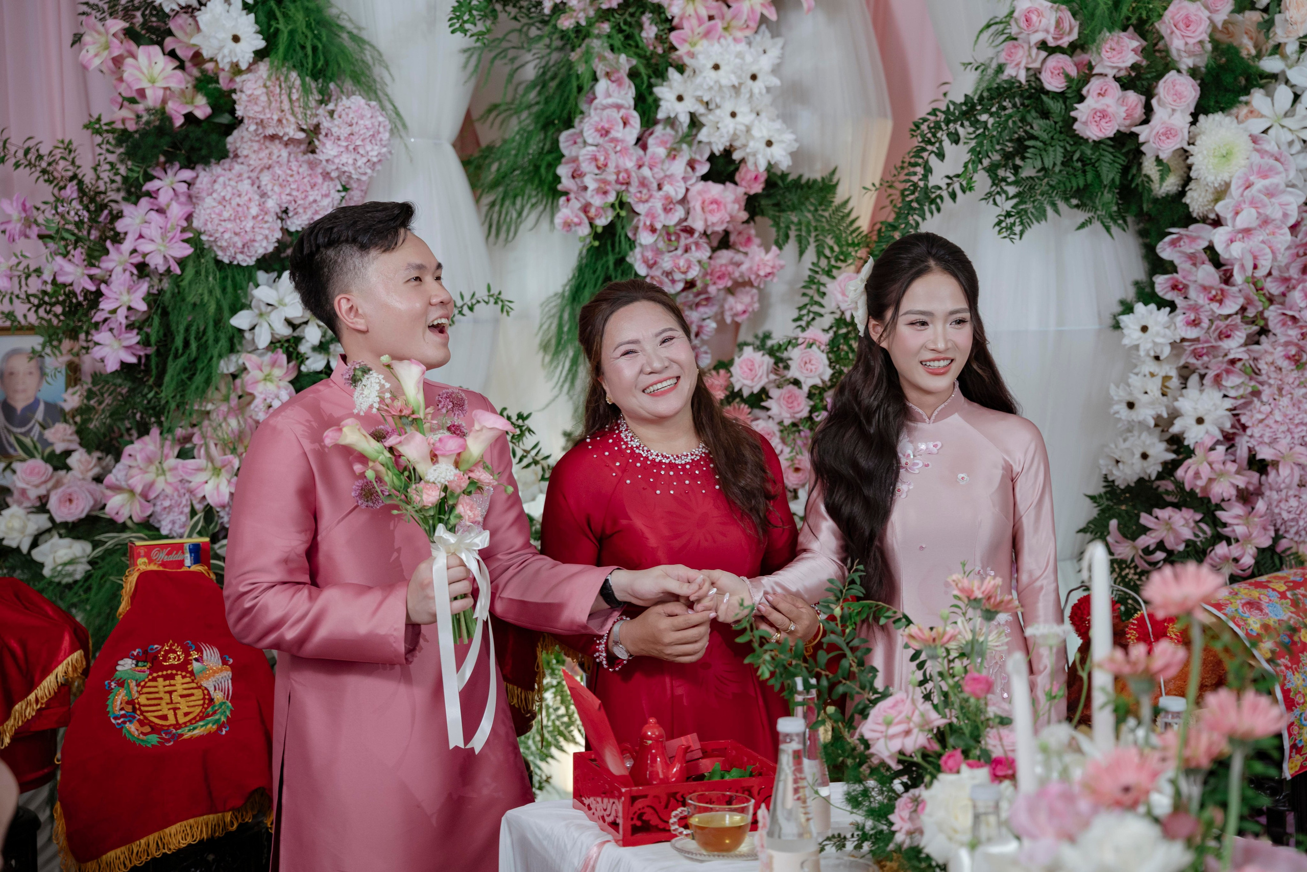 LINH & HUYEN. WEDDING PHOTOGRAPHER IN VIETNAM