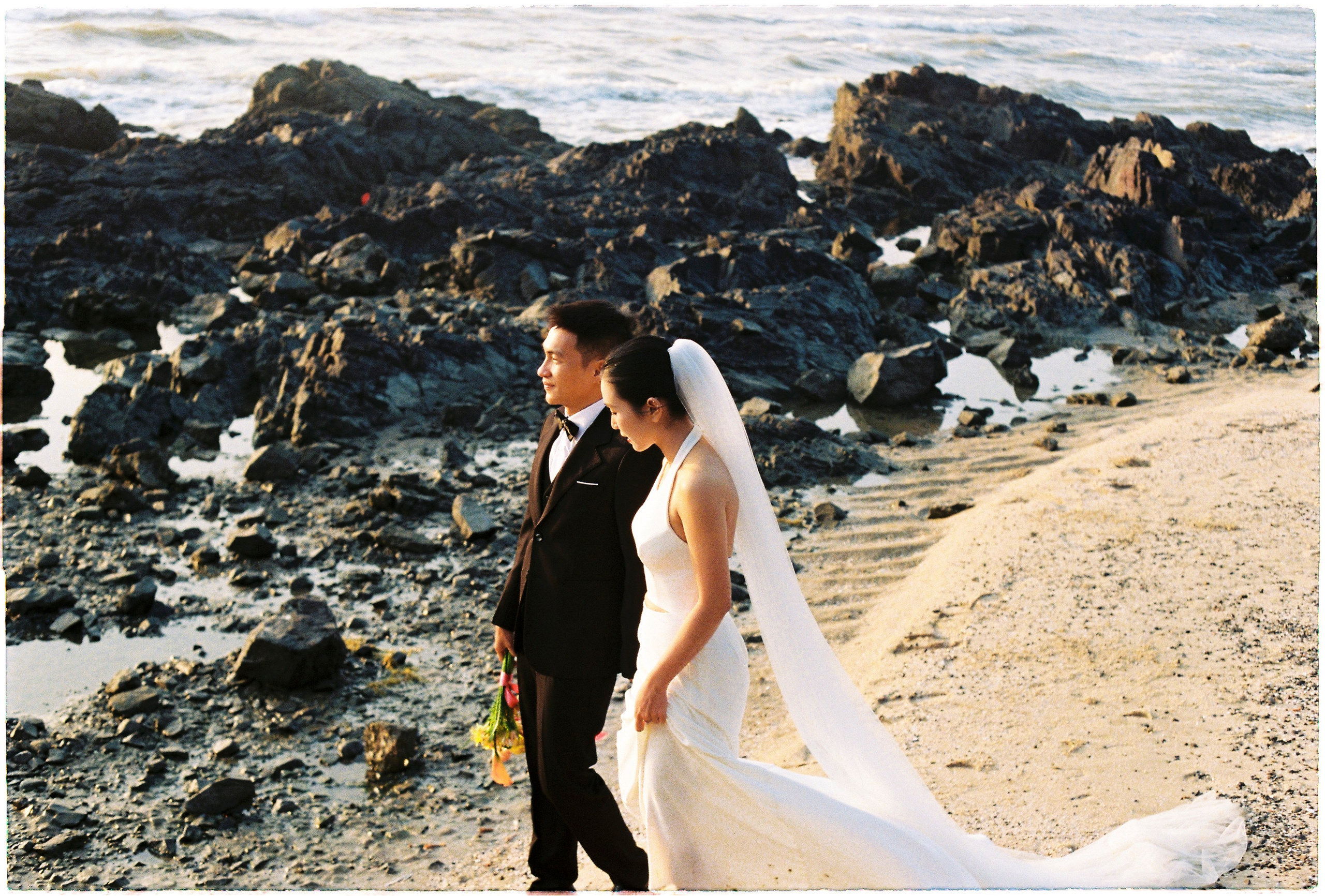 HIEU & KIEU_FILM 35MM. WEDDING PHOTOGRAPHER IN VIETNAM