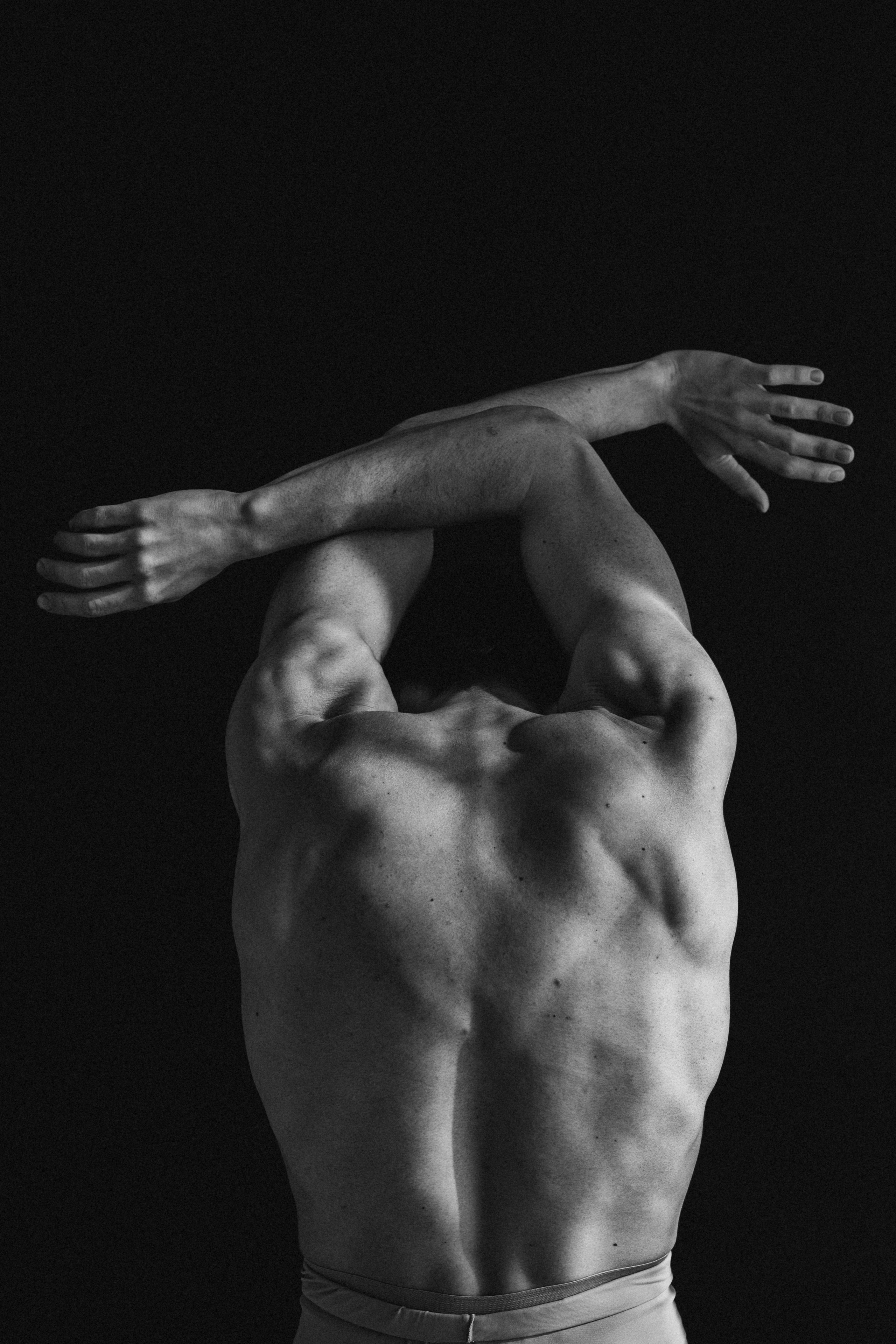 DANCERS. Victoria Olonen – Cinematic Portrait Artist | Helsinki & Europe