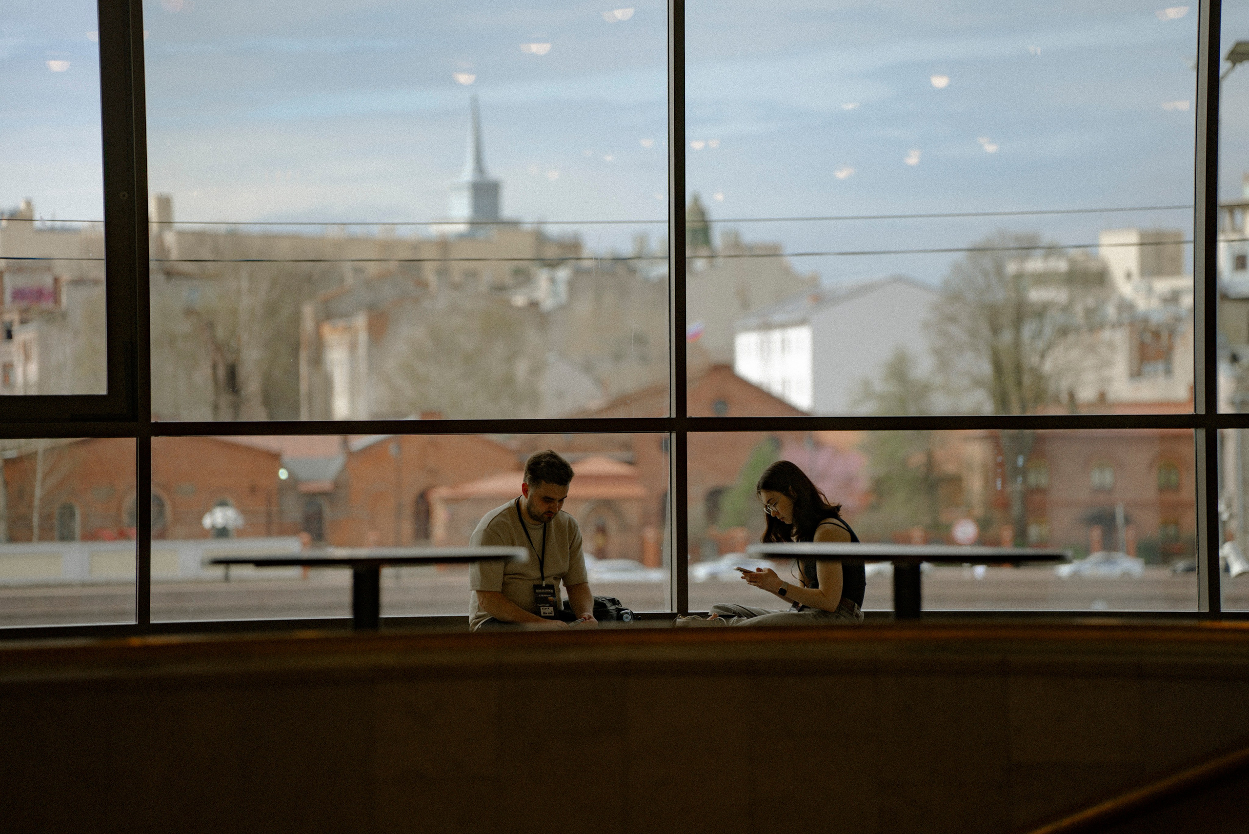 2025. Стрит-фотография, полная абсурда, идиотизма и красоты