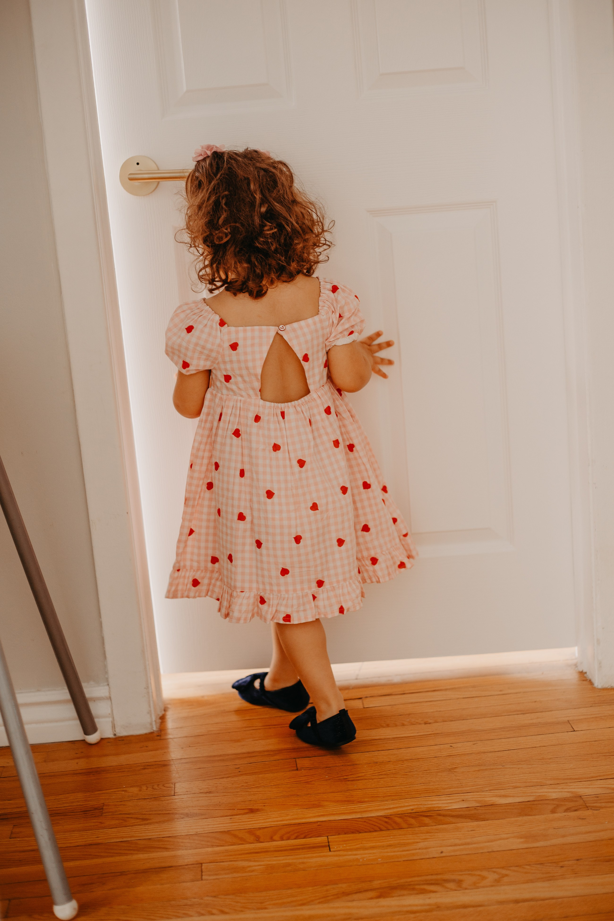 PHOTOGRAPHER JENNY IN CALGARY. I am a portrait and family photographer Jenny in Montreal and Calgary