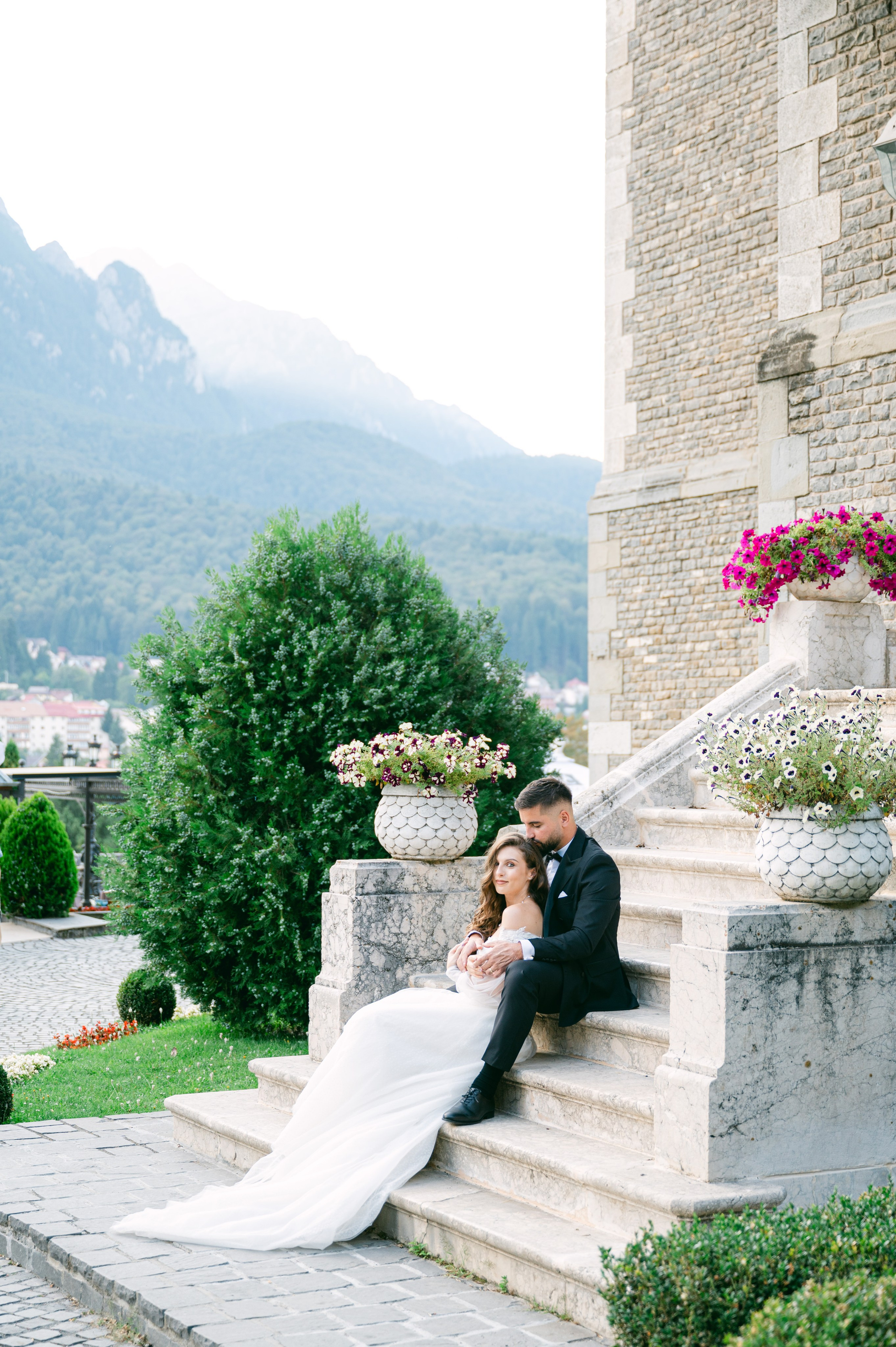 Sedinta foto trash the dress la castelul Cantacuzino