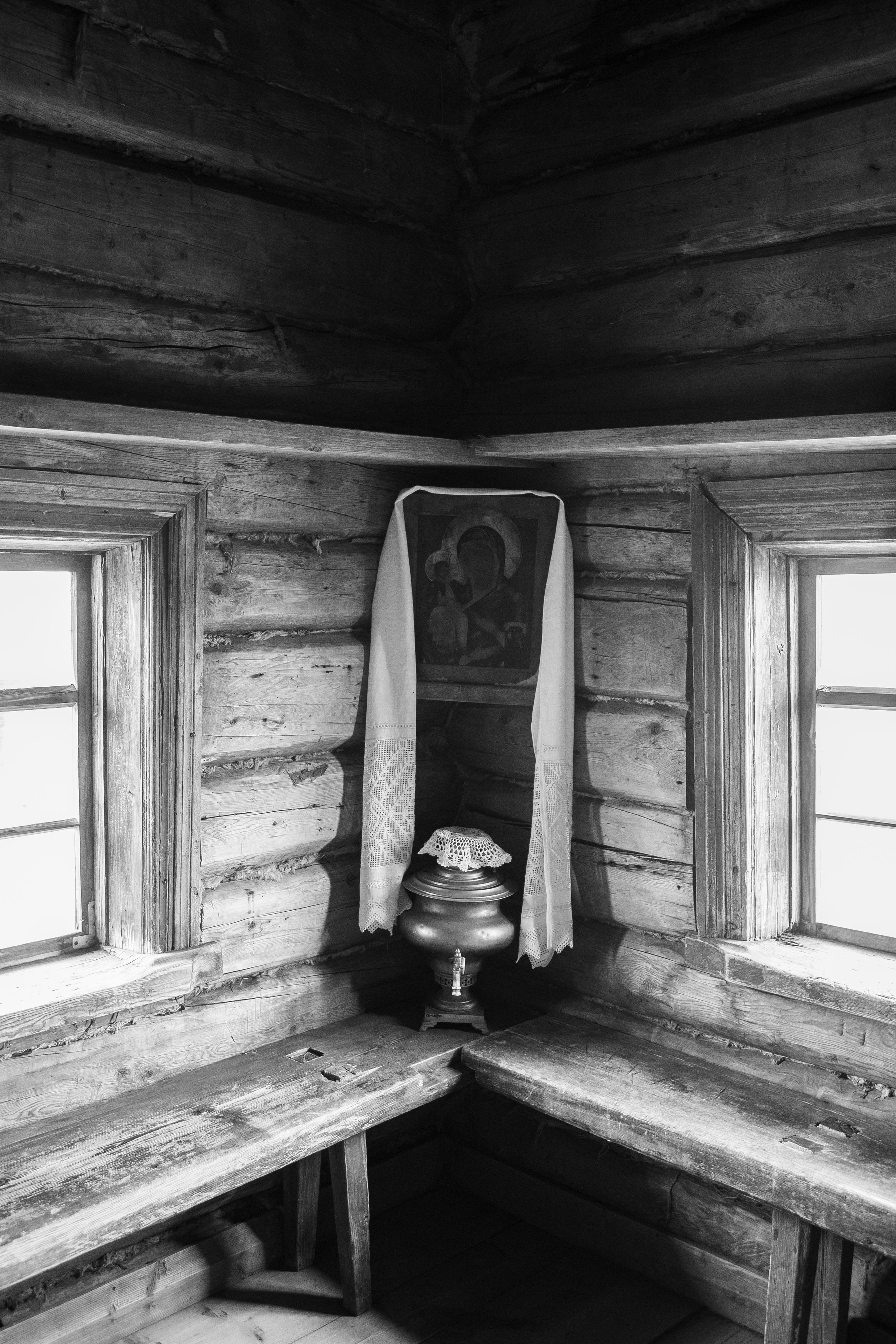 Russia. Kizhi Island. Covid period. Anastasia Shapoval violoniste et photographe. Paris — Bourges