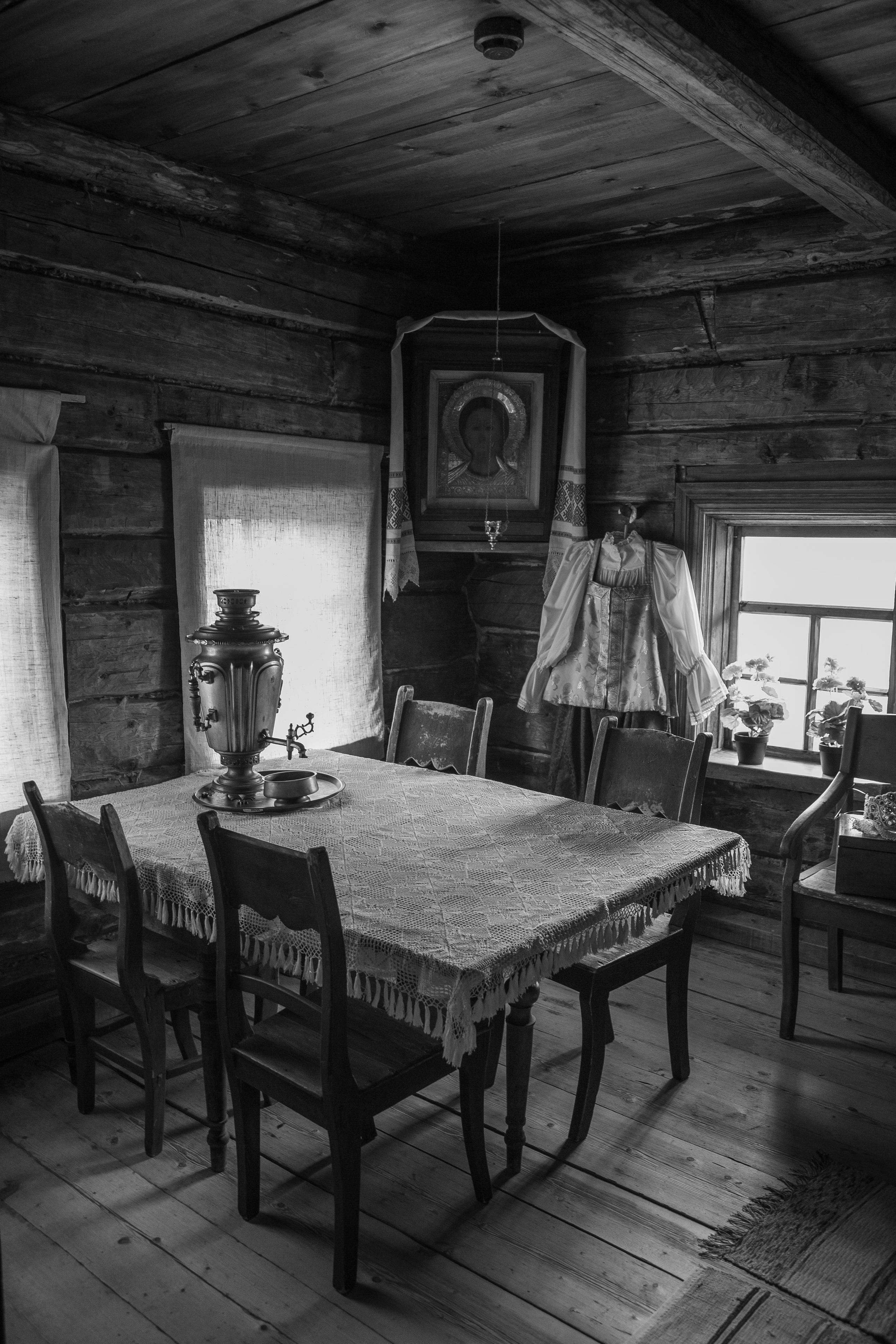 Russia. Kizhi Island. Covid period. Anastasia Shapoval violoniste et photographe. Paris — Bourges
