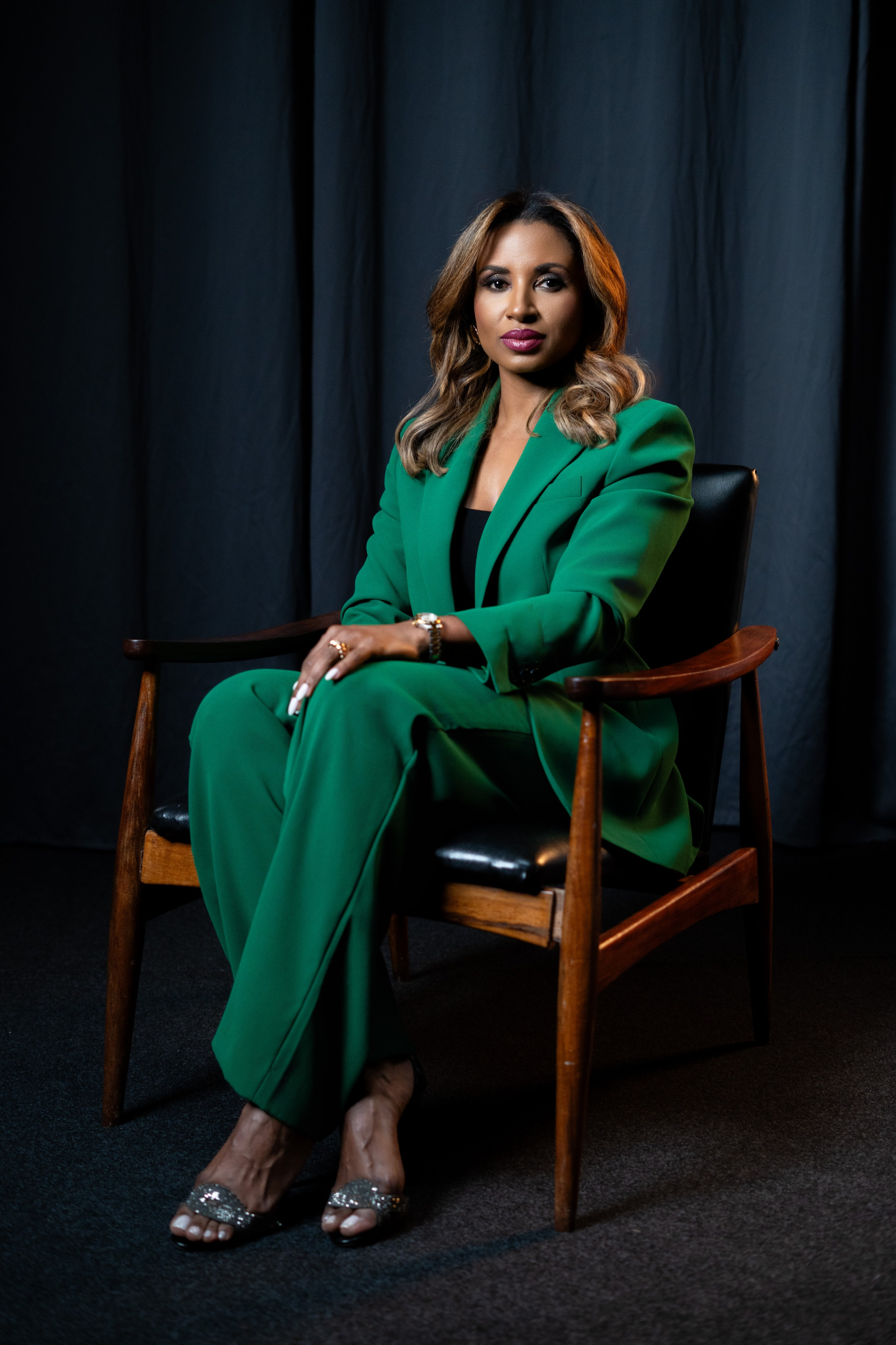 Anna Sousa — Executive Nails. Frames by Giovani Braga