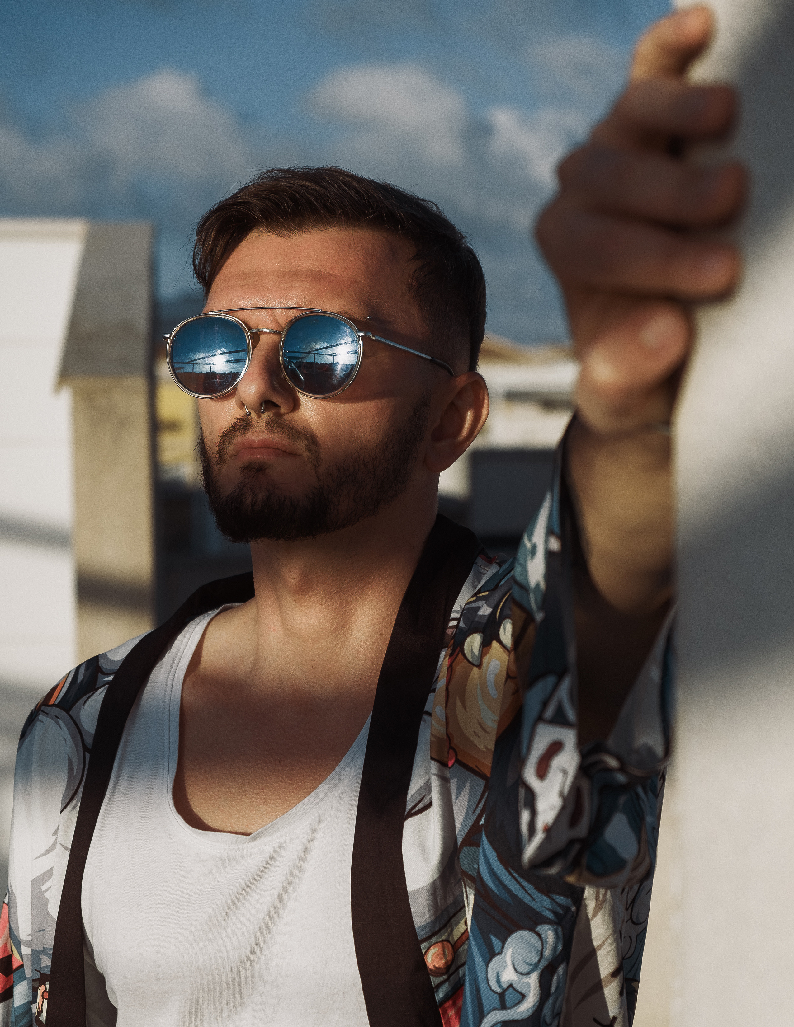 Стильная и веселая фотосессия для блогера на крыше в Торревьехе — Портретный фотограф в Аликанте