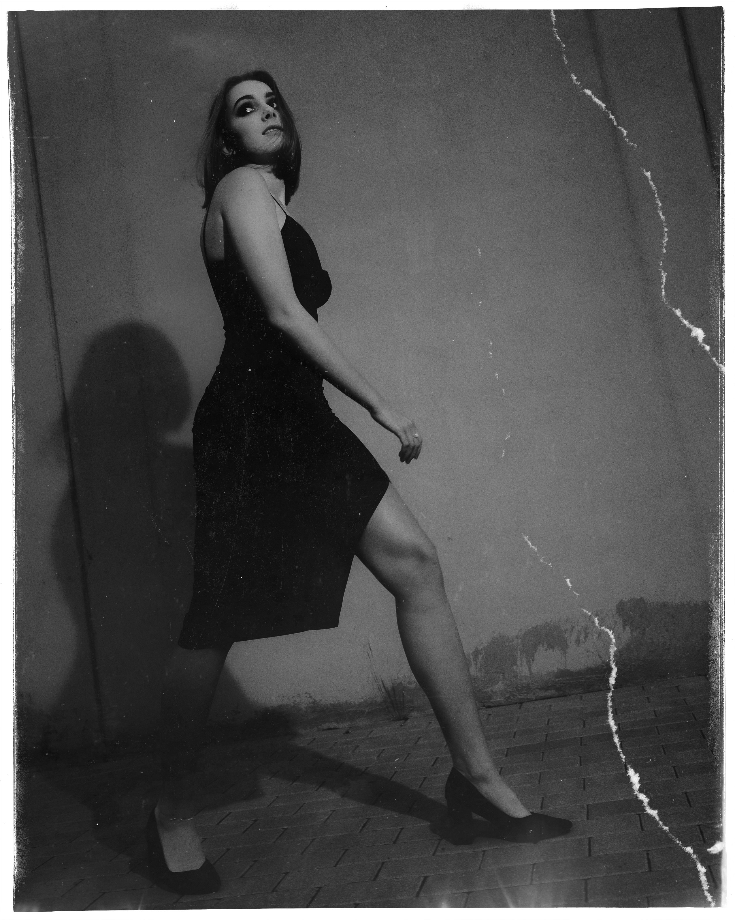 Фотопрогулка с моделью в промзоне Торревьехи — Портретный фотограф в Испании