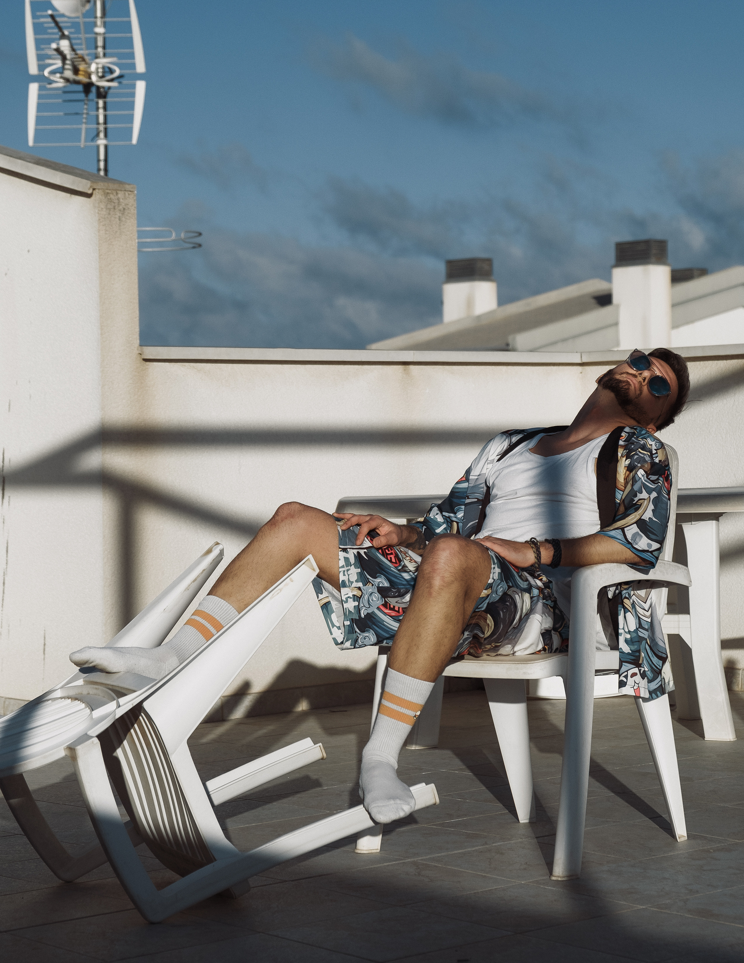 Стильная и веселая фотосессия для блогера на крыше в Торревьехе — Портретный фотограф в Аликанте