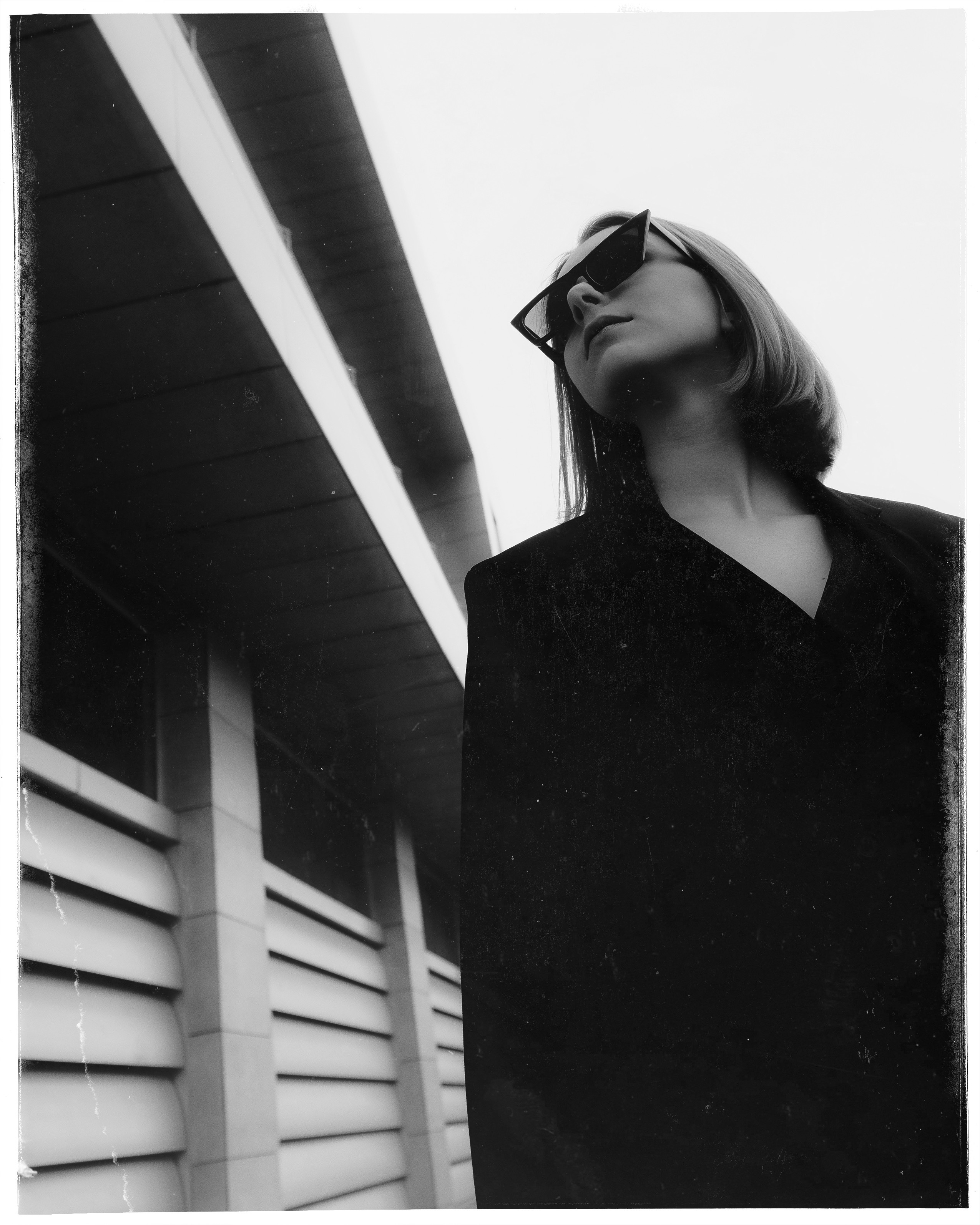 Фотопрогулка с моделью в промзоне Торревьехи — Портретный фотограф в Испании