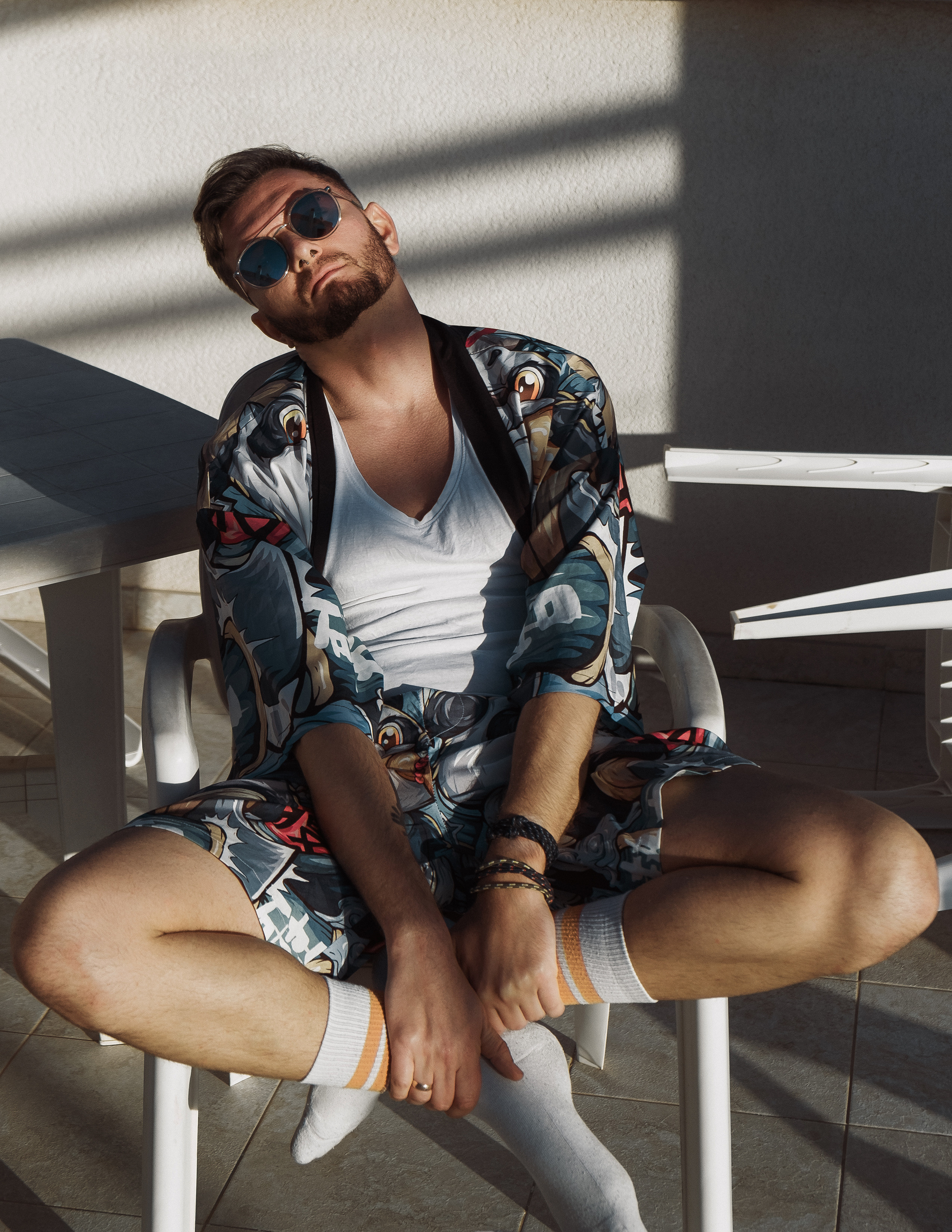 Стильная и веселая фотосессия для блогера на крыше в Торревьехе — Портретный фотограф в Аликанте