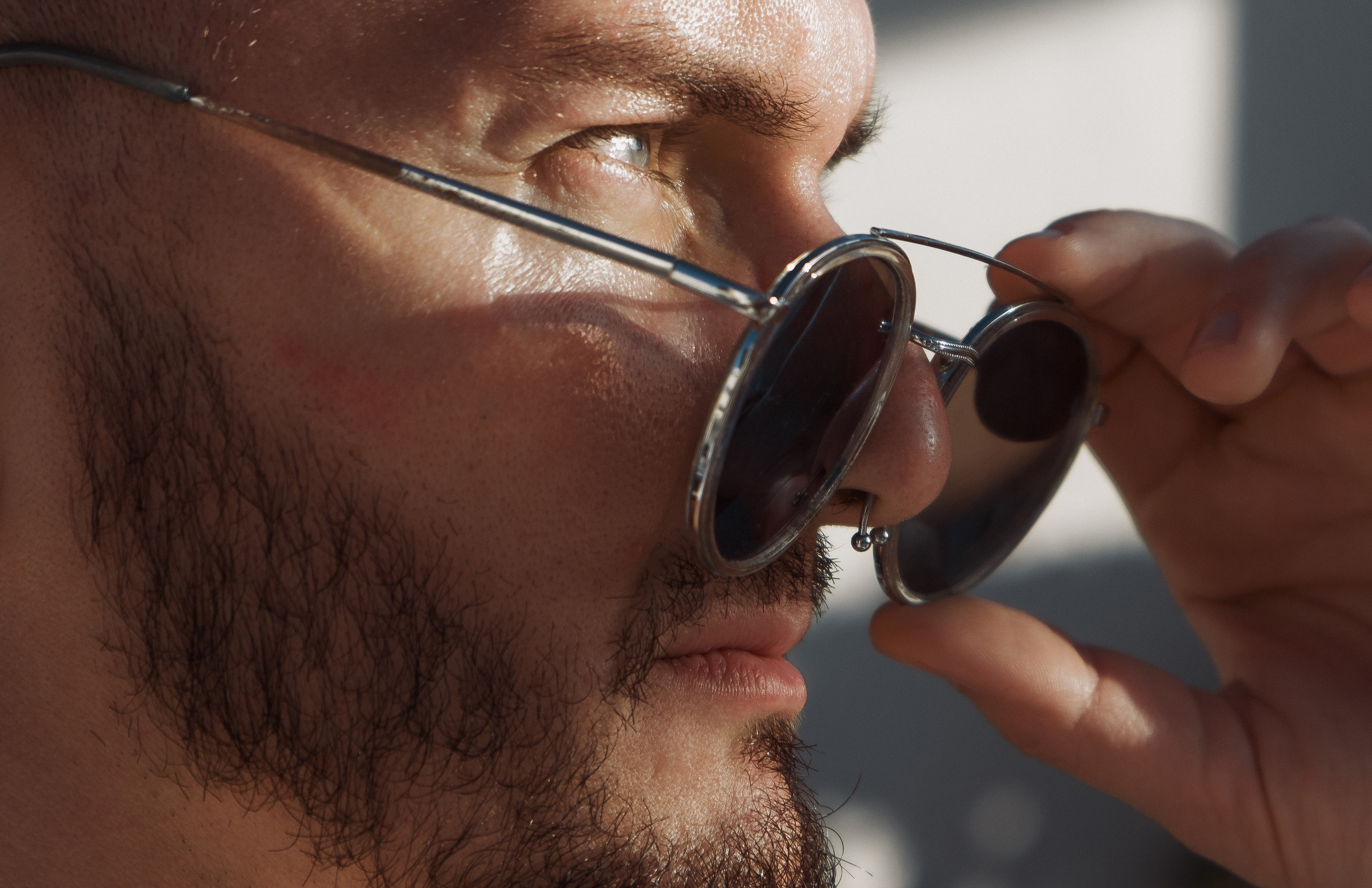 Стильная и веселая фотосессия для блогера на крыше в Торревьехе — Портретный фотограф в Аликанте